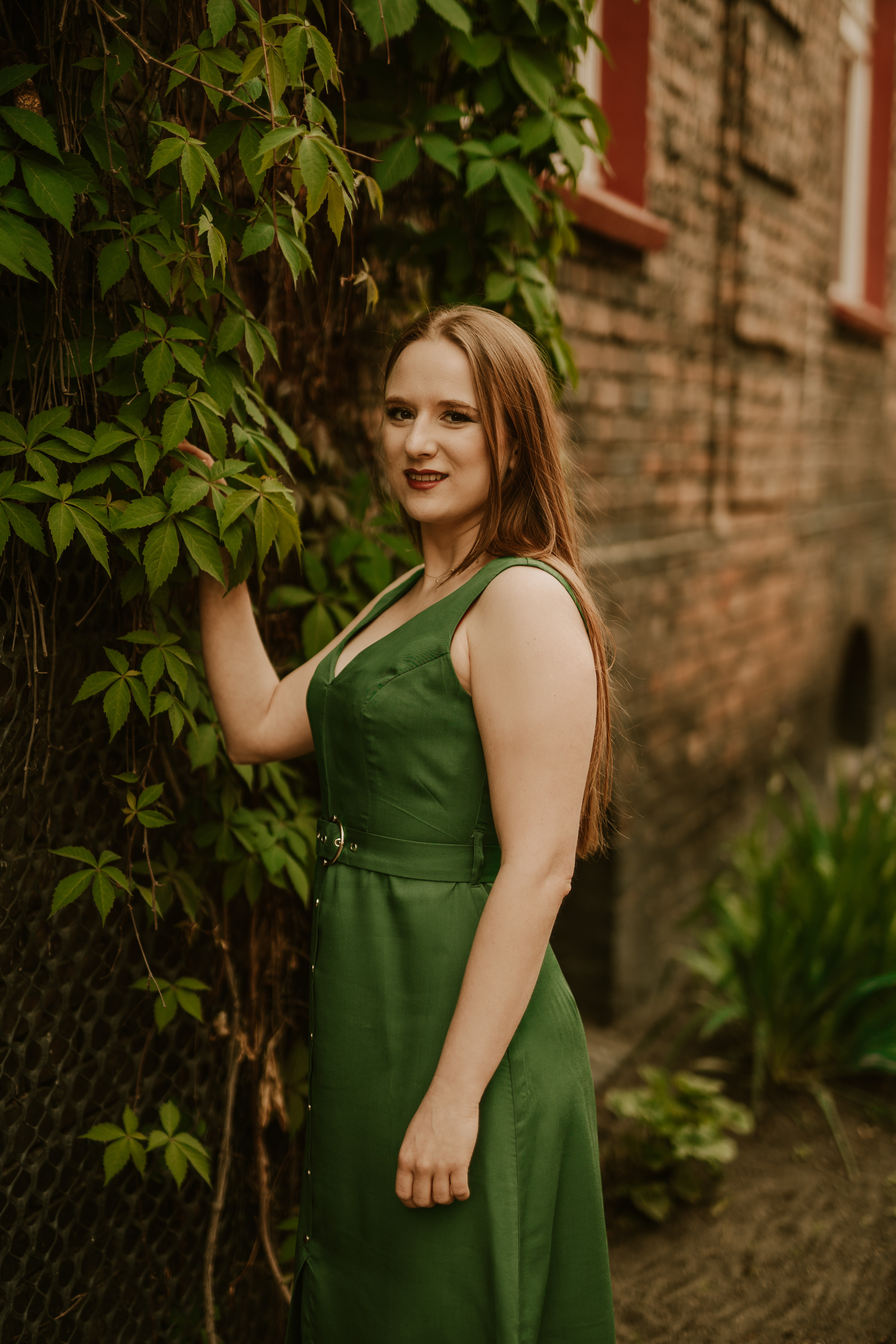 Piesek z okienka - sesja narzeczeńska Patrycji i Łukasza. Karkowskafoto - fotografia miłości