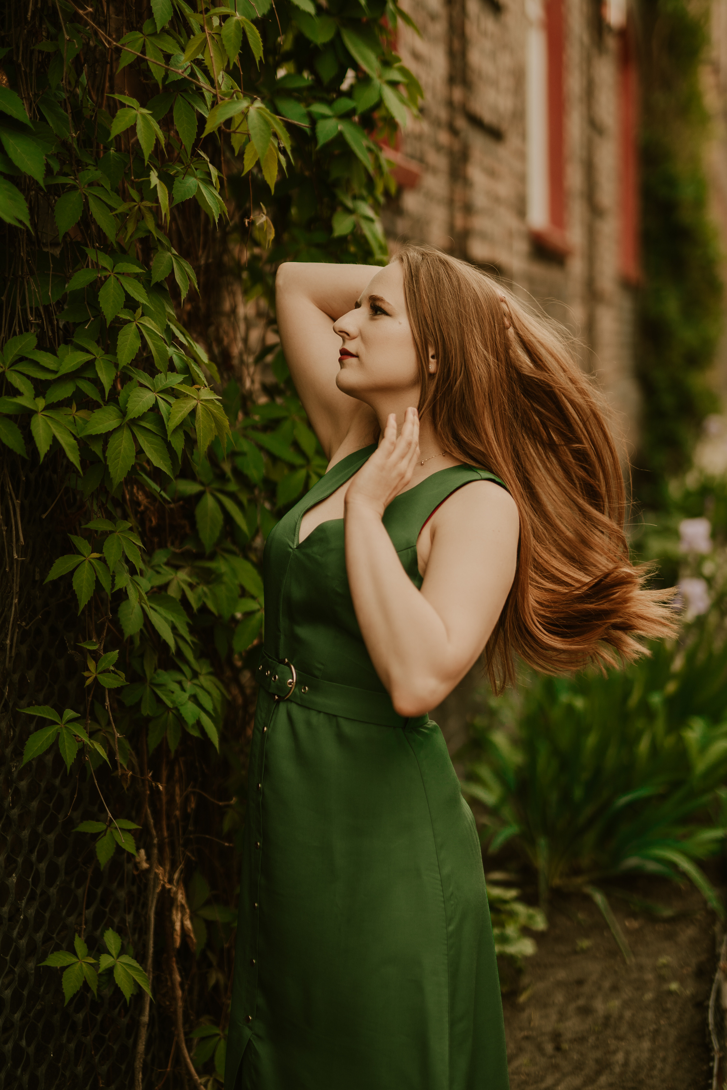 Piesek z okienka - sesja narzeczeńska Patrycji i Łukasza. Karkowskafoto - fotografia miłości