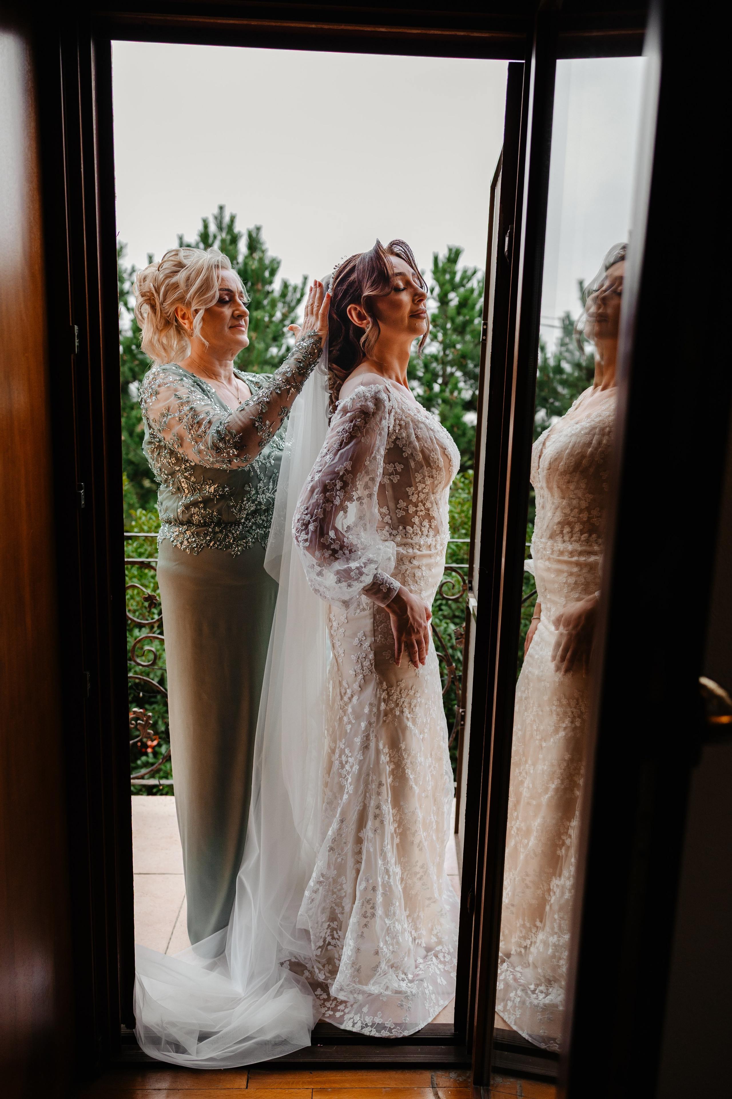 Florina & Claudiu. Fotograf & Videograf Arad | Fotografii & Filmări Nuntă & Video Business | Casian Tîrzuman