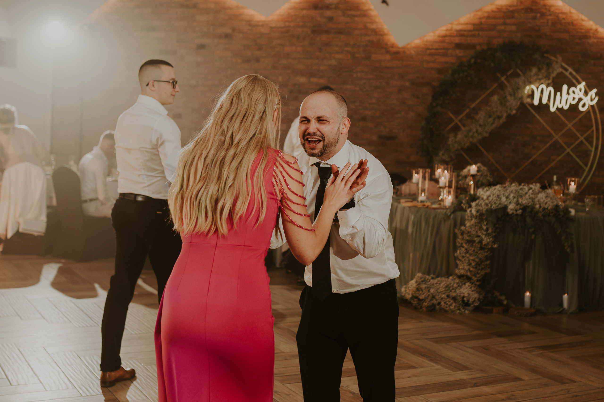 Trzy Drzewa: wspaniała uroczystość Wiktorii i Kamila. Karkowskafoto - fotografia miłości