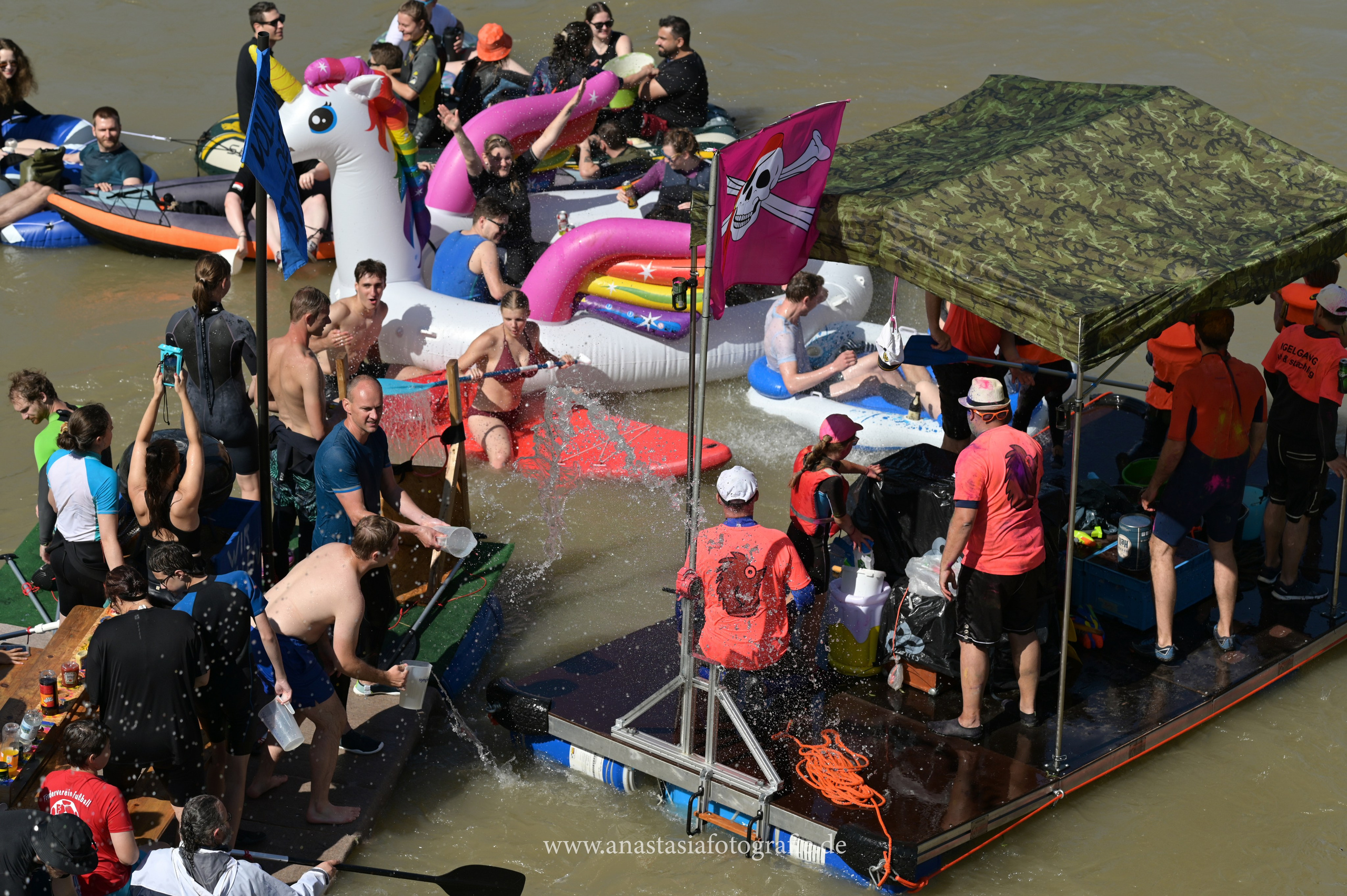 Nabada Ulm 2025. Newbornfotograf Kinderfotograf Ulm Familienfotograf Anastasia Neu-Ulm