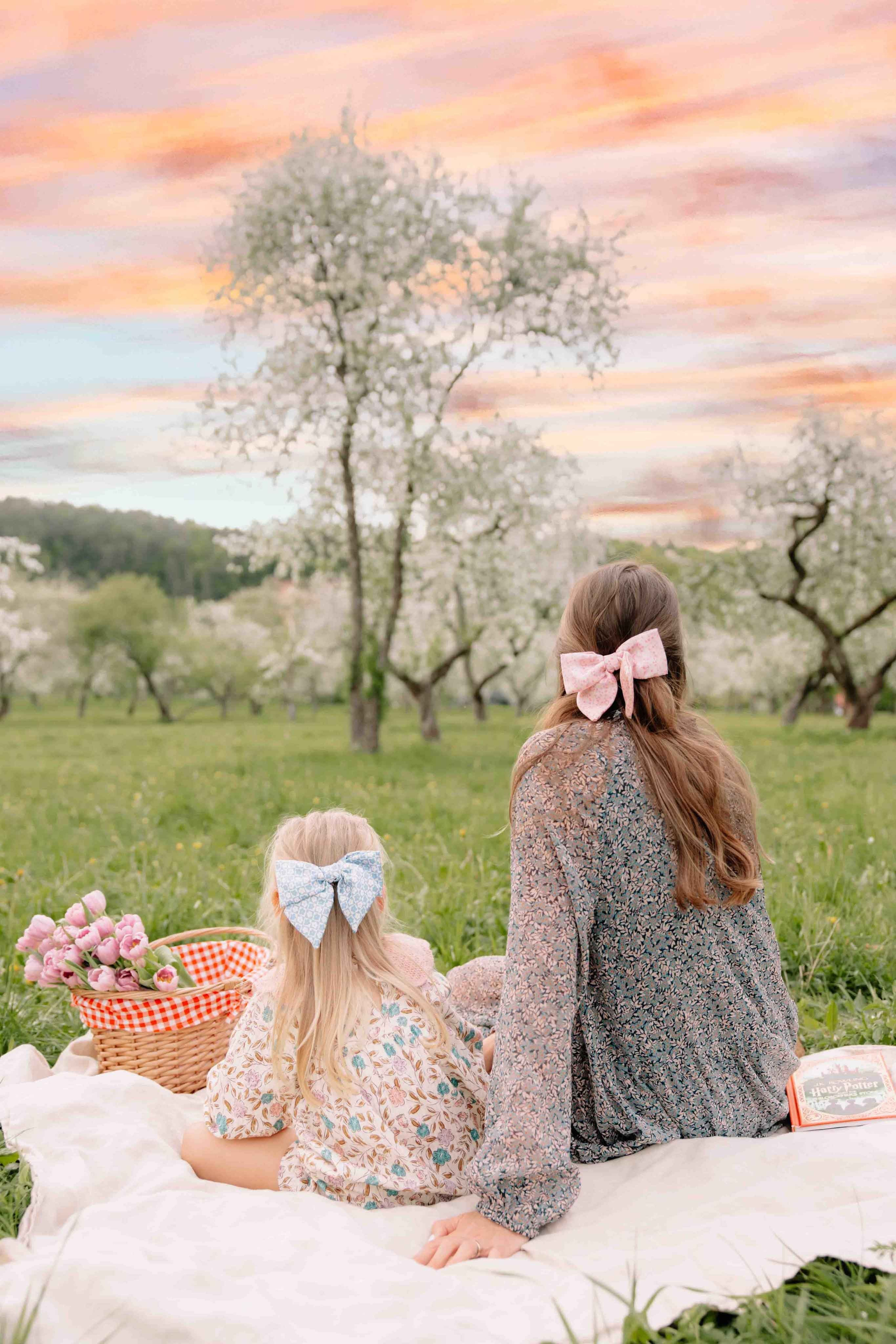 Maternity Photoshoot in Vilnius for Shy Couples. Framed by Evelina | Destination Wedding Photographer from Lithuania | Europe