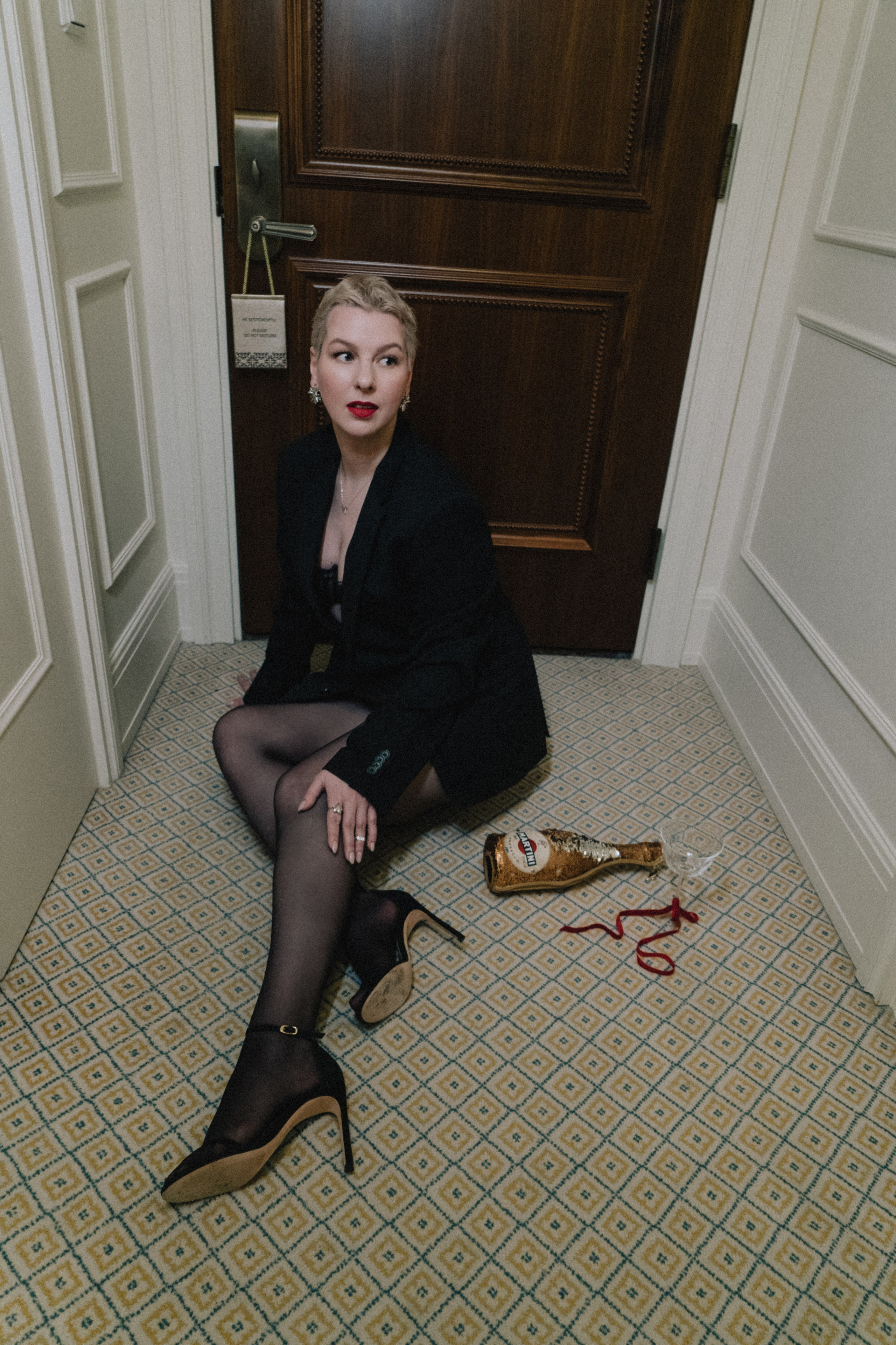 Luxury Boudoir Photography NYC | Four Seasons Hotel Photo Sessions. Videographer and photographer in New York // MAKAROV.VIDEO