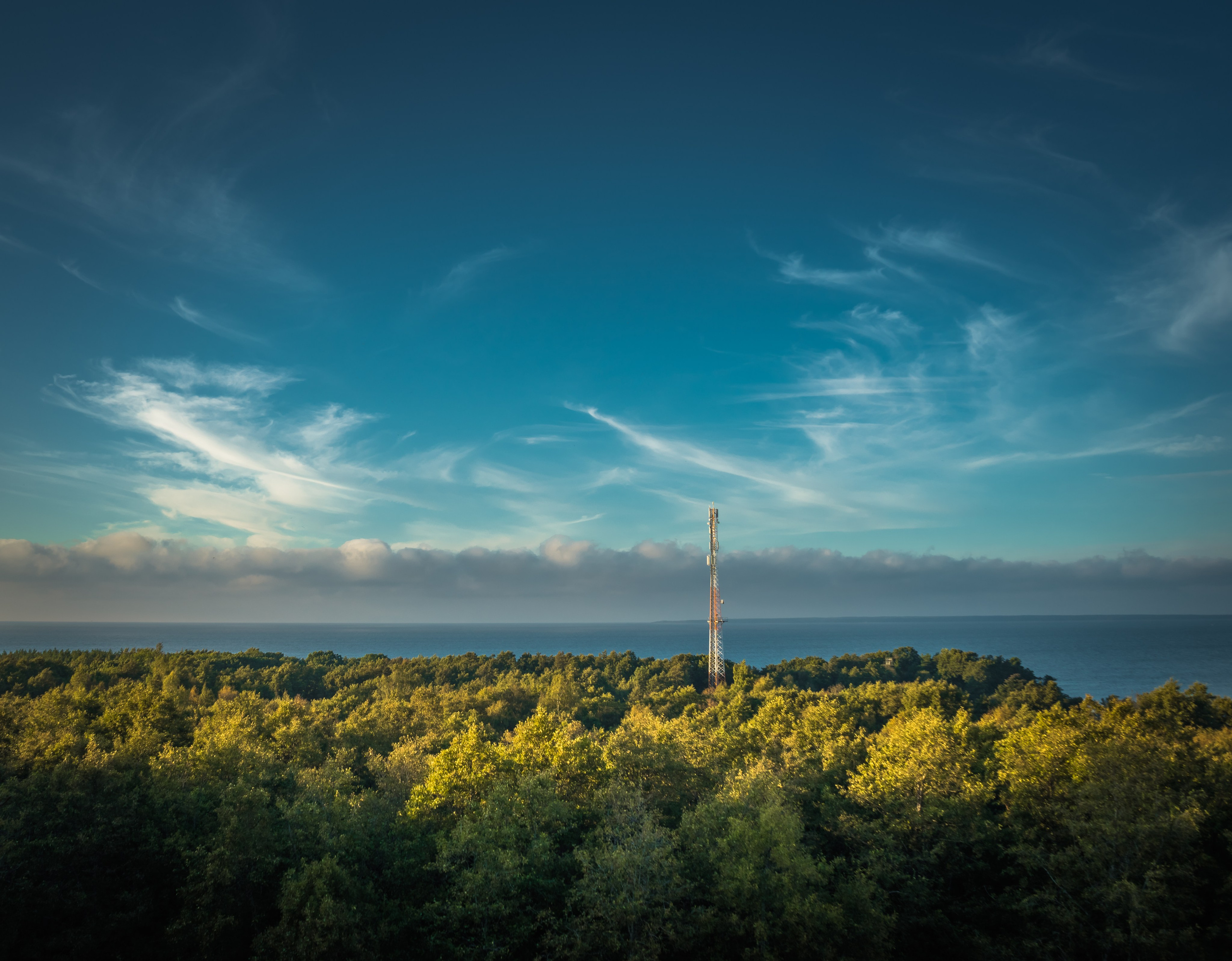 Дрон-съёмка и монтаж видео для бизнеса и соцсетей. Работаем в Таллине и по всей Эстонии. Также предлагаем обучение и консультации