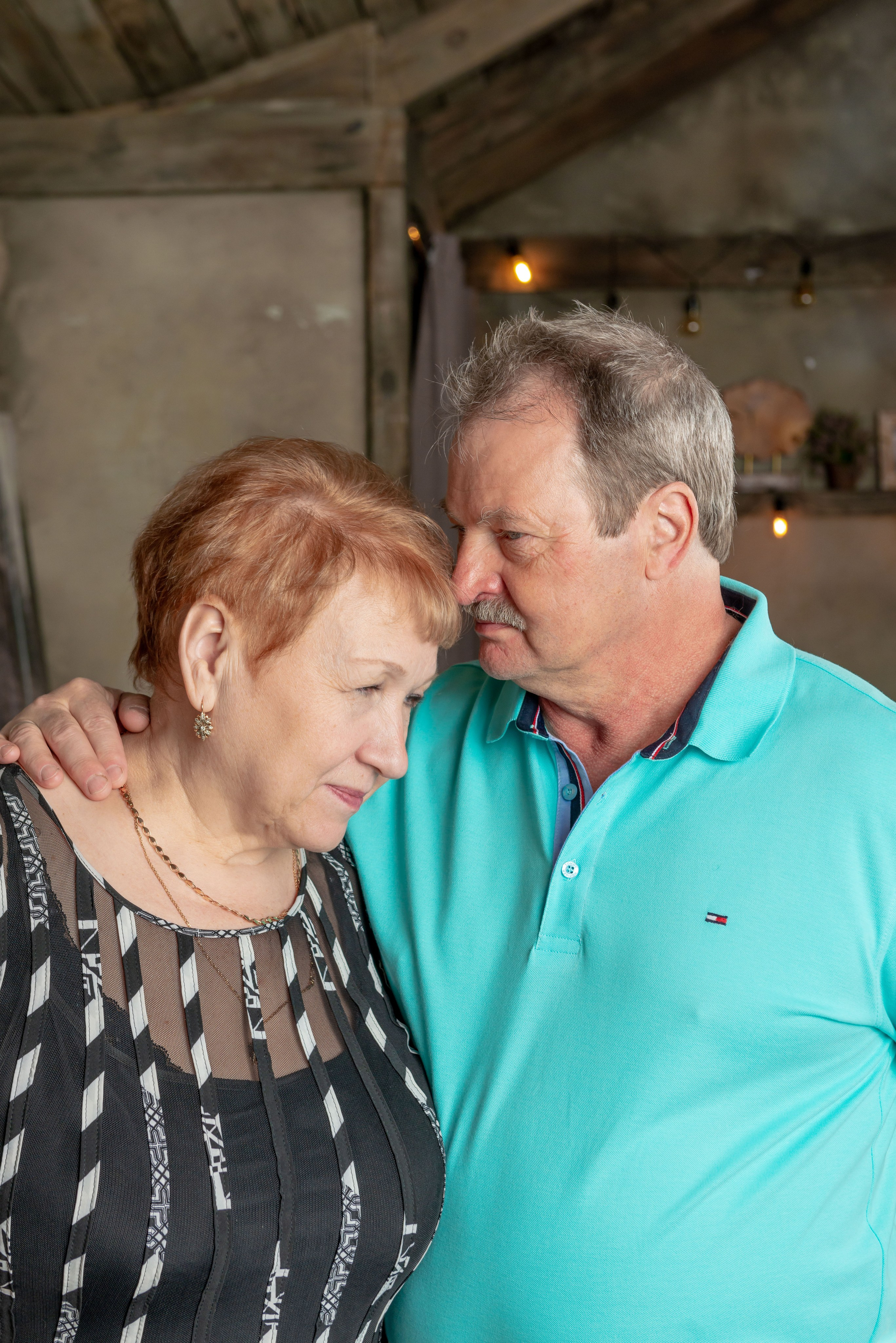 Photosession of a married couple in the studio. FOTÓGRAFO MÉXICO QUINTANA ROO