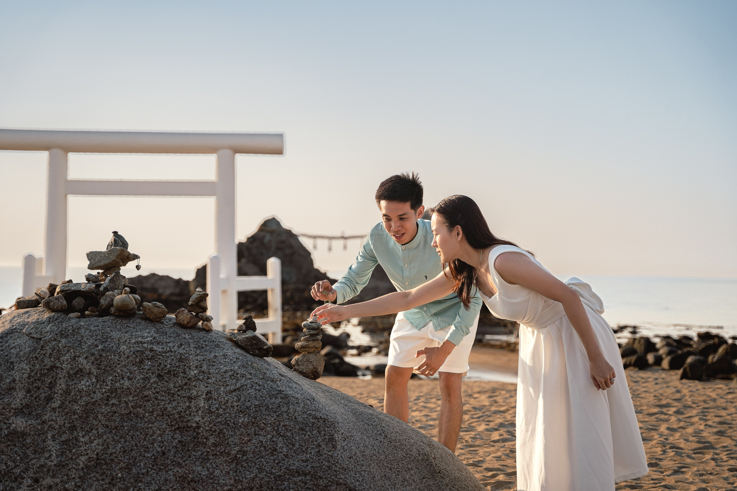 Fukuoka Couple Photoshoot: Roses, Totoro Forest & Sunset Love Story