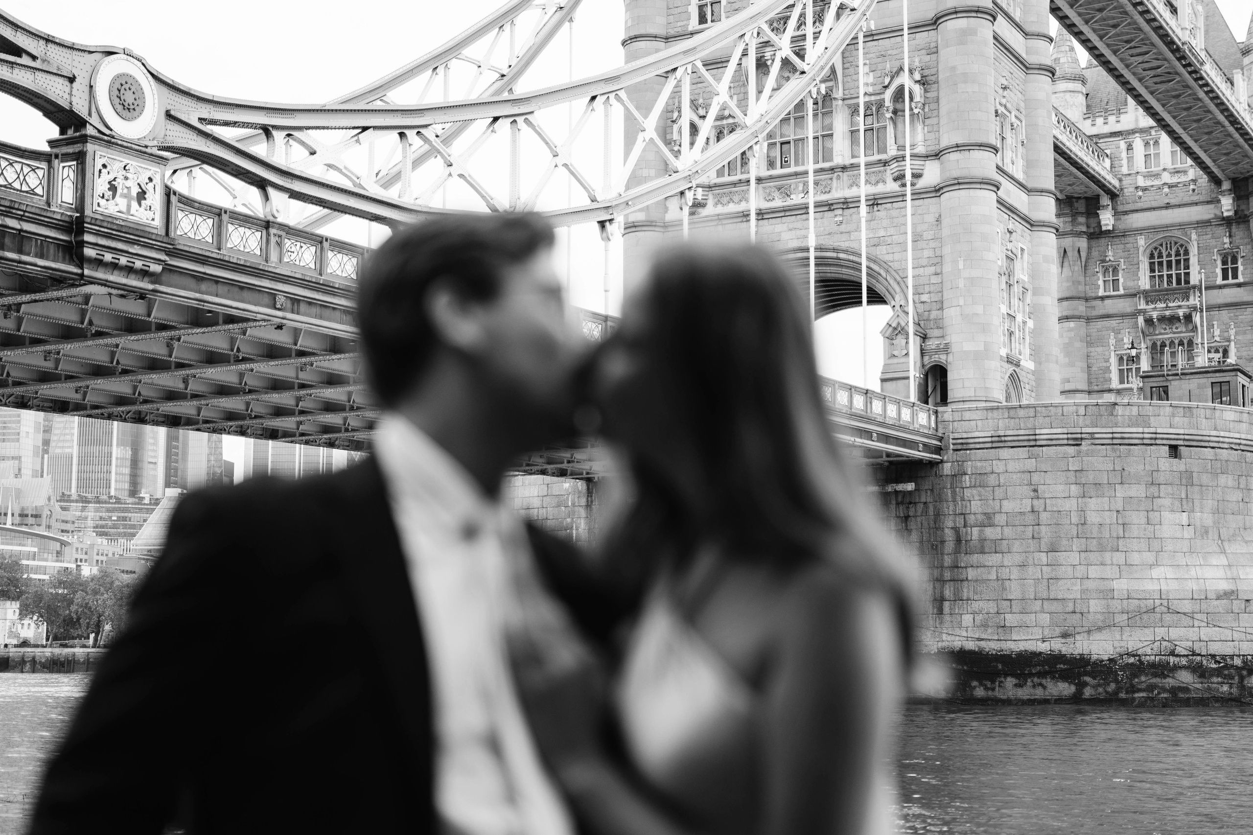 Love near Tower. Wedding and family photographer in London