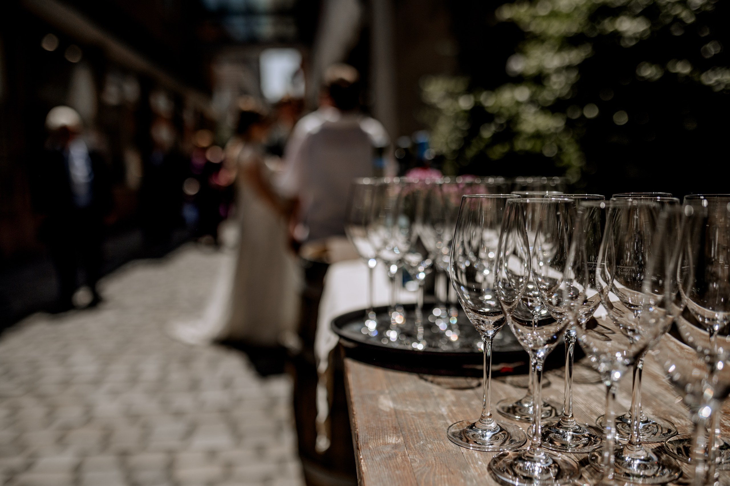 Sarah & Julian – Sommerhochzeit voller Liebe in Würzburg | Anna Saribekyan Fotografie. Anna Saribekyan – Beste Hochzeitsfotografin in Würzburg, Top 10 in Deutschland