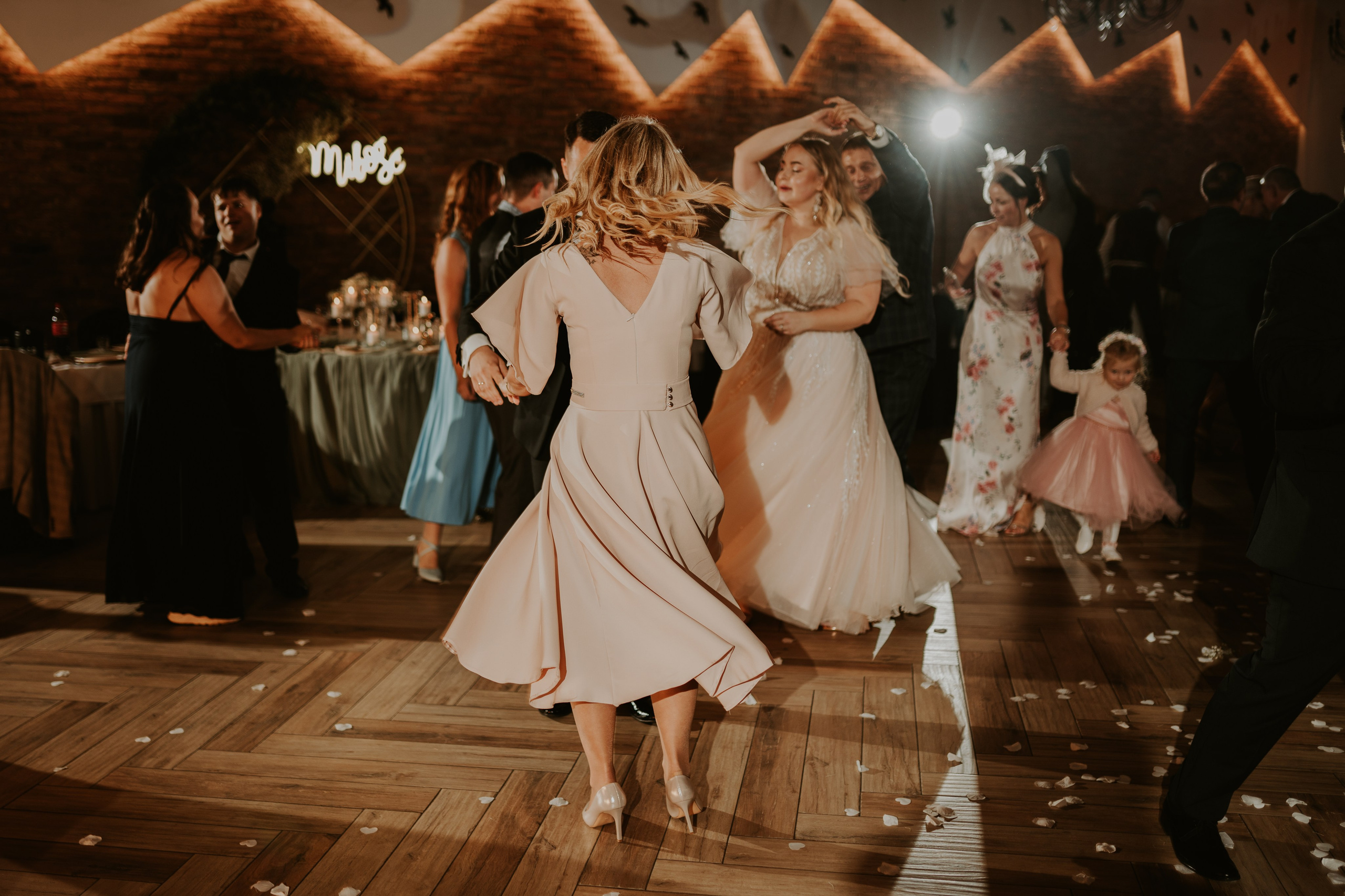 Trzy Drzewa: wspaniała uroczystość Wiktorii i Kamila. Karkowskafoto - fotografia miłości