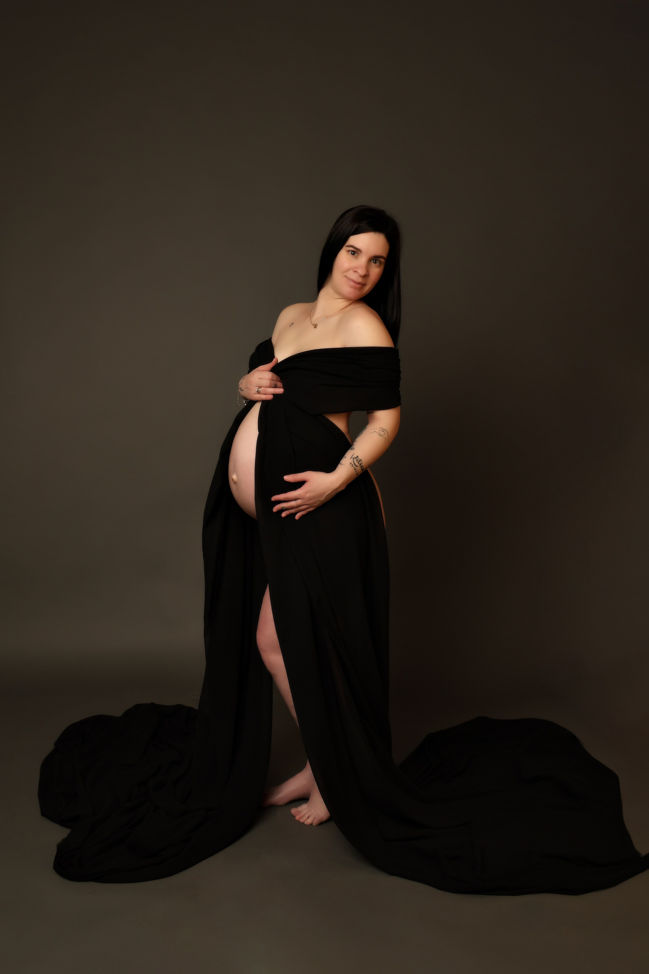 Nueva Sesión Embarazo En Estudio. Fotografía de Eventos, Embarazo y Familiar en Pirineos