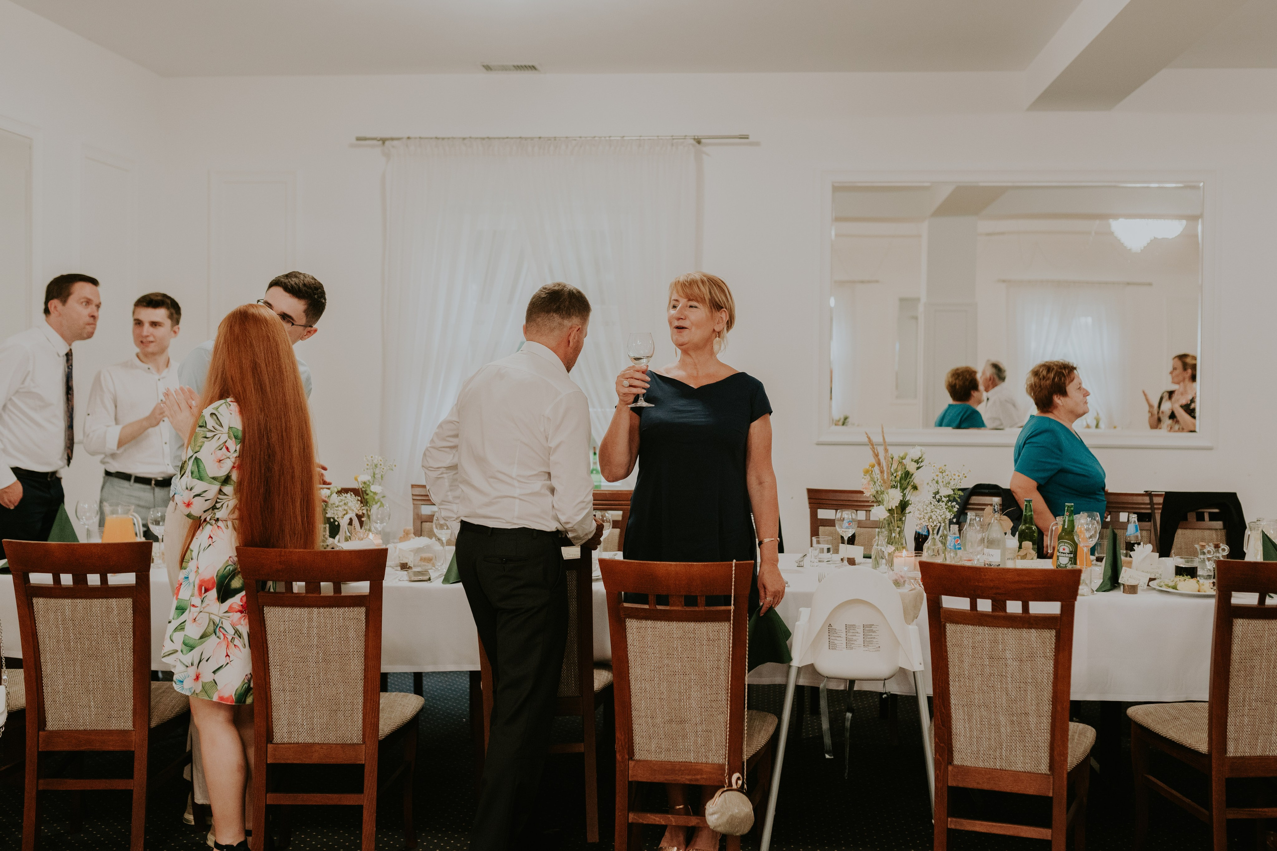 Dwór Wierzbno: plenerowy ślub pod wierzbą. Karkowskafoto - fotografia miłości