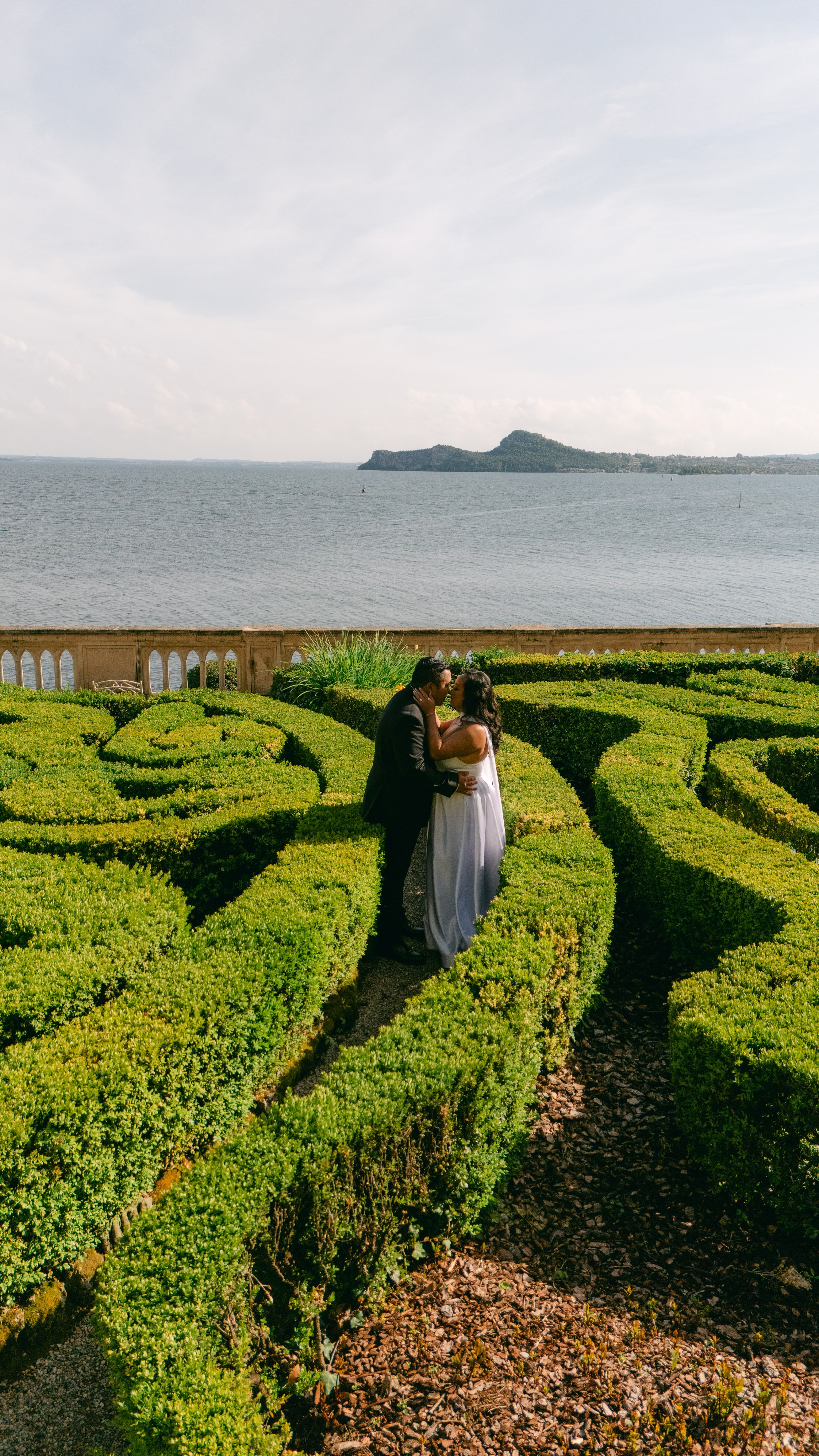 Ibtxhis and Keng elopement In italy — Isola del Garda