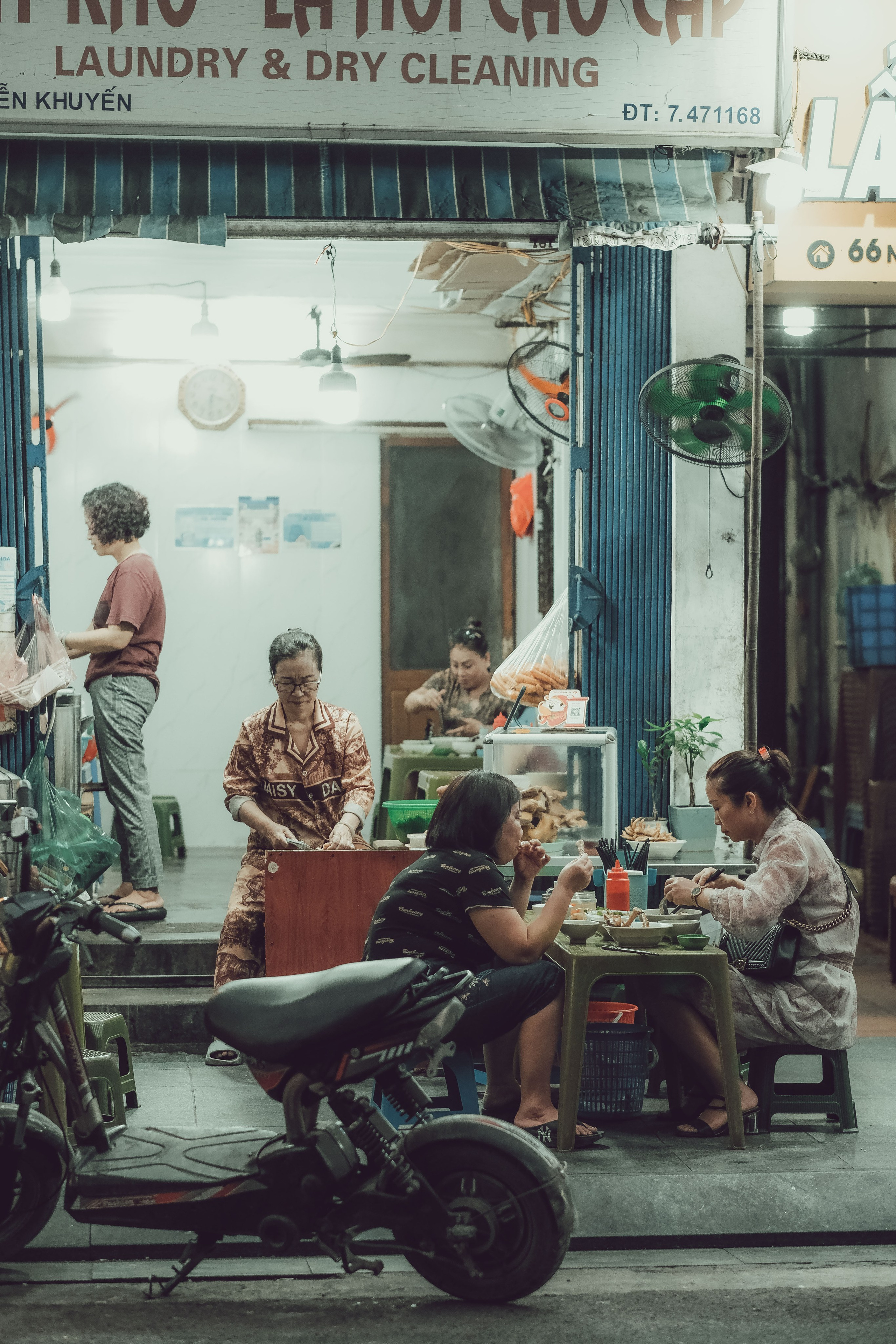 Candid Street Moments in Hanoi
