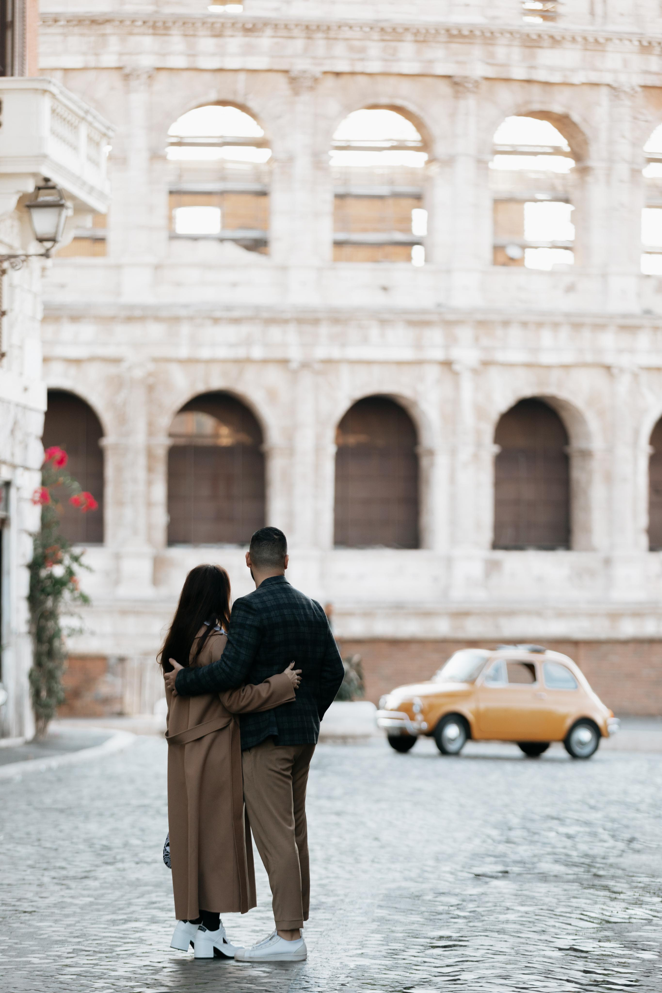 Photoshoot with Fiat 500 Vintage and Vespa. Photographer in Rome
