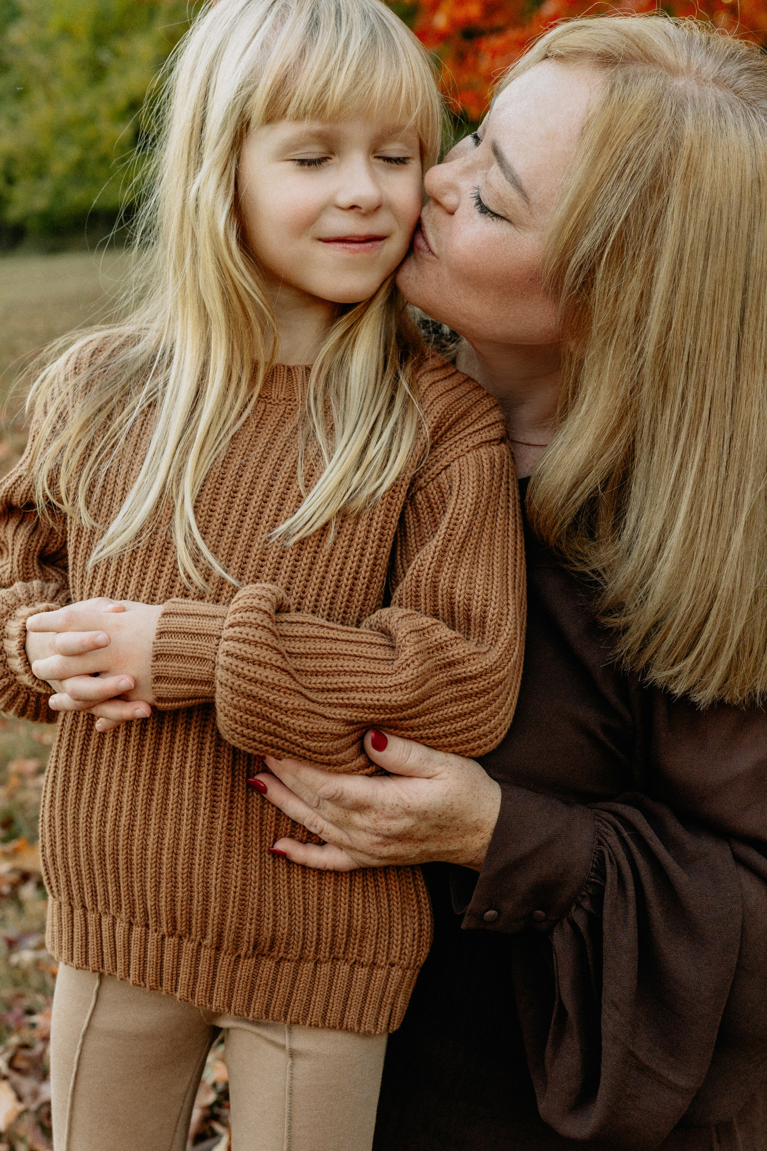 Fall Family Photography – Golden Leaves & Warm Tones. Alisa Tant — Family and newborn photographer Bucks County, Montgomery county, Philadelphia, NJ