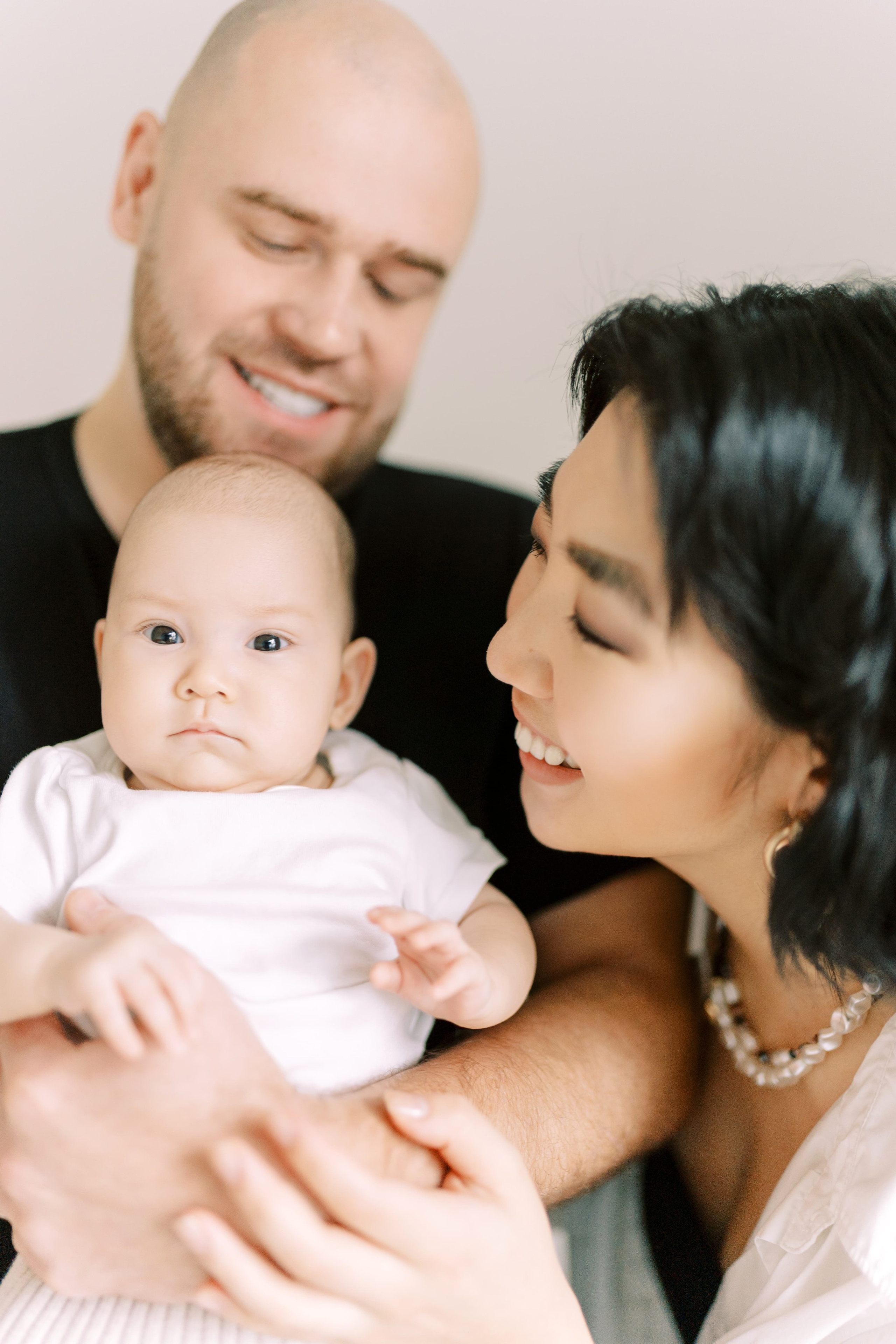 Family photoshoot. Vlad & Viktoria and baby. February 2024. EVAN ARISTOV WEDDING PHOTOGRAPHY — Seattle Wedding Photographer