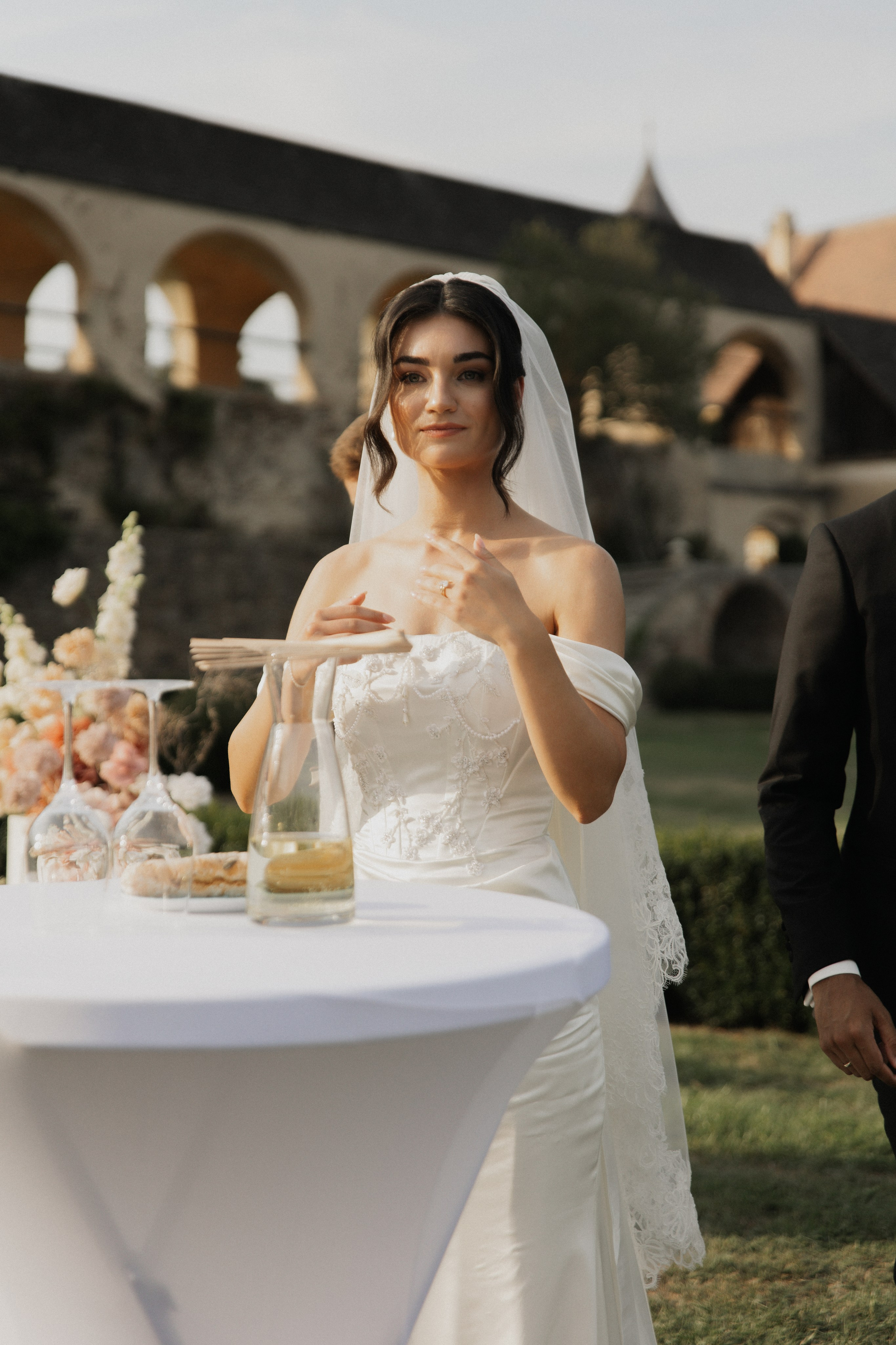 Elegant Castle Wedding in Austria | Alwin & Ruth’s Fairytale Celebration. Wedding photographer and videographer based in Timisoara, Romania