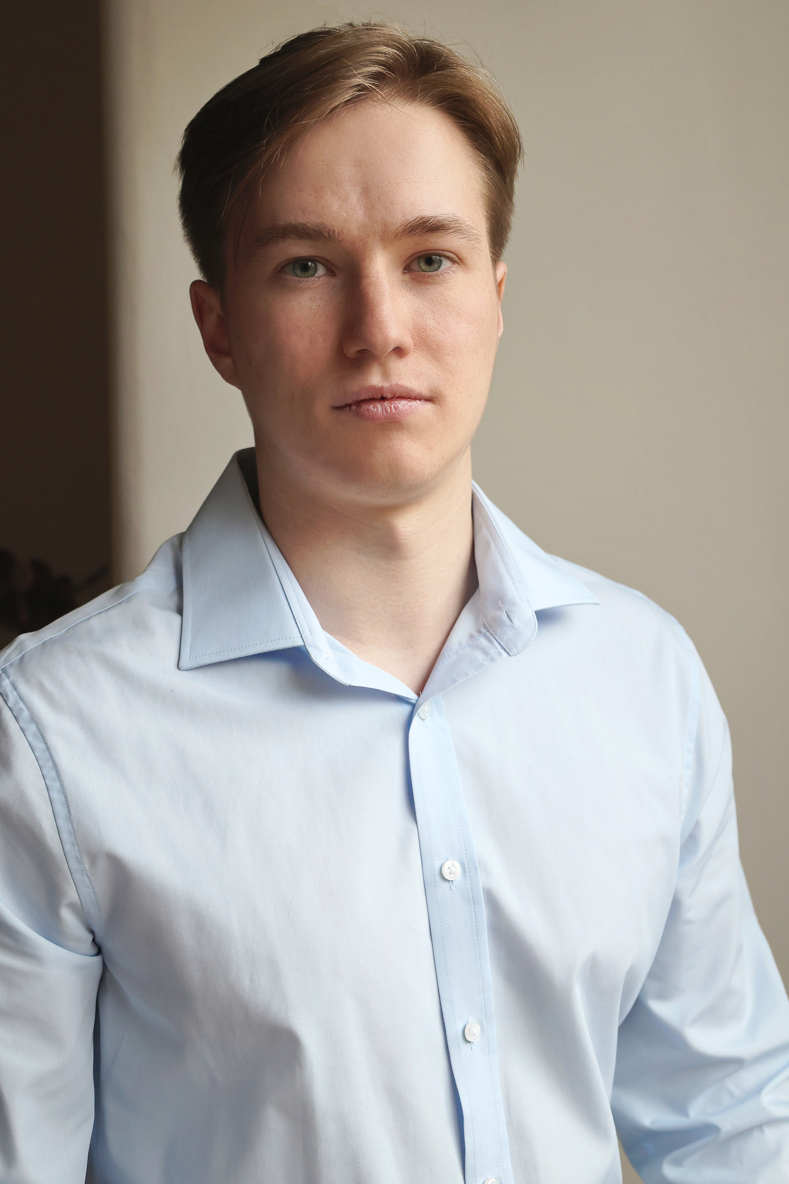 Oleg. Couples and portraits photographer Wimbledon London