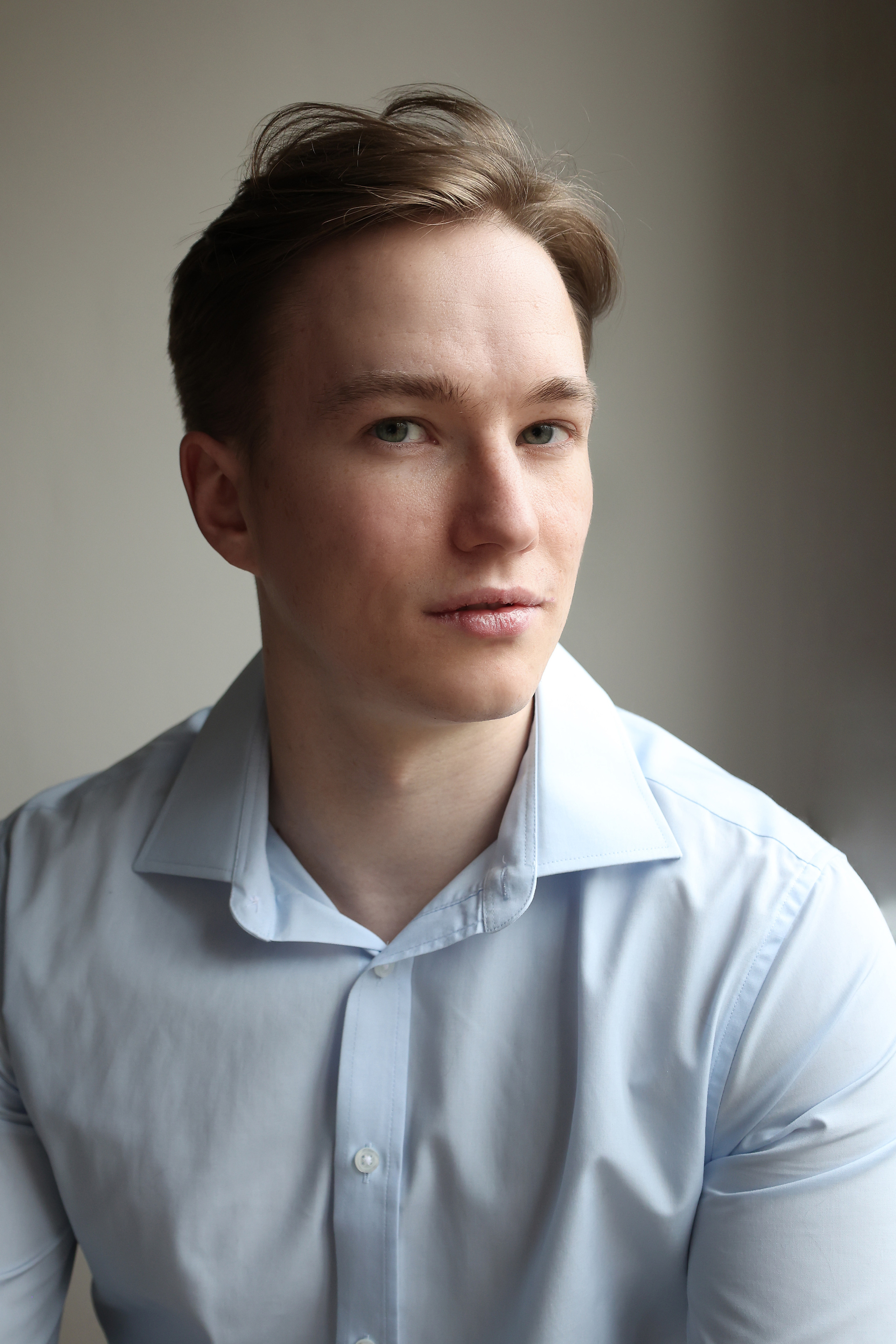 Oleg. Couples and portraits photographer Wimbledon London