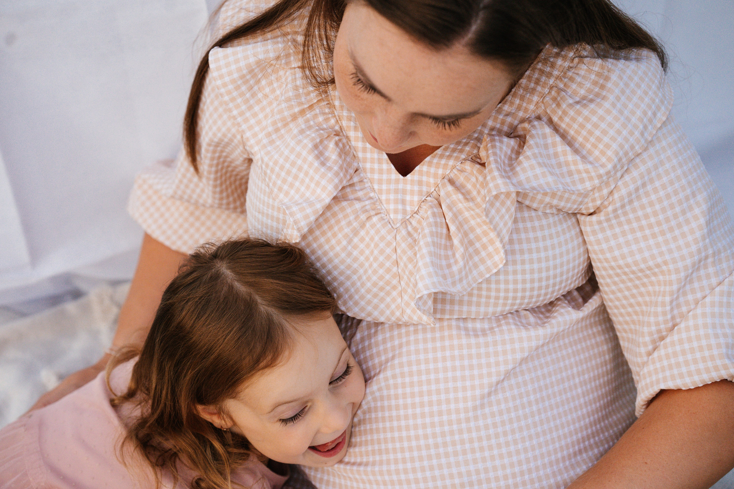 Těhotenství / Newborn. Jana Holubová | Wedding, Couple & Family Photographer in Prague