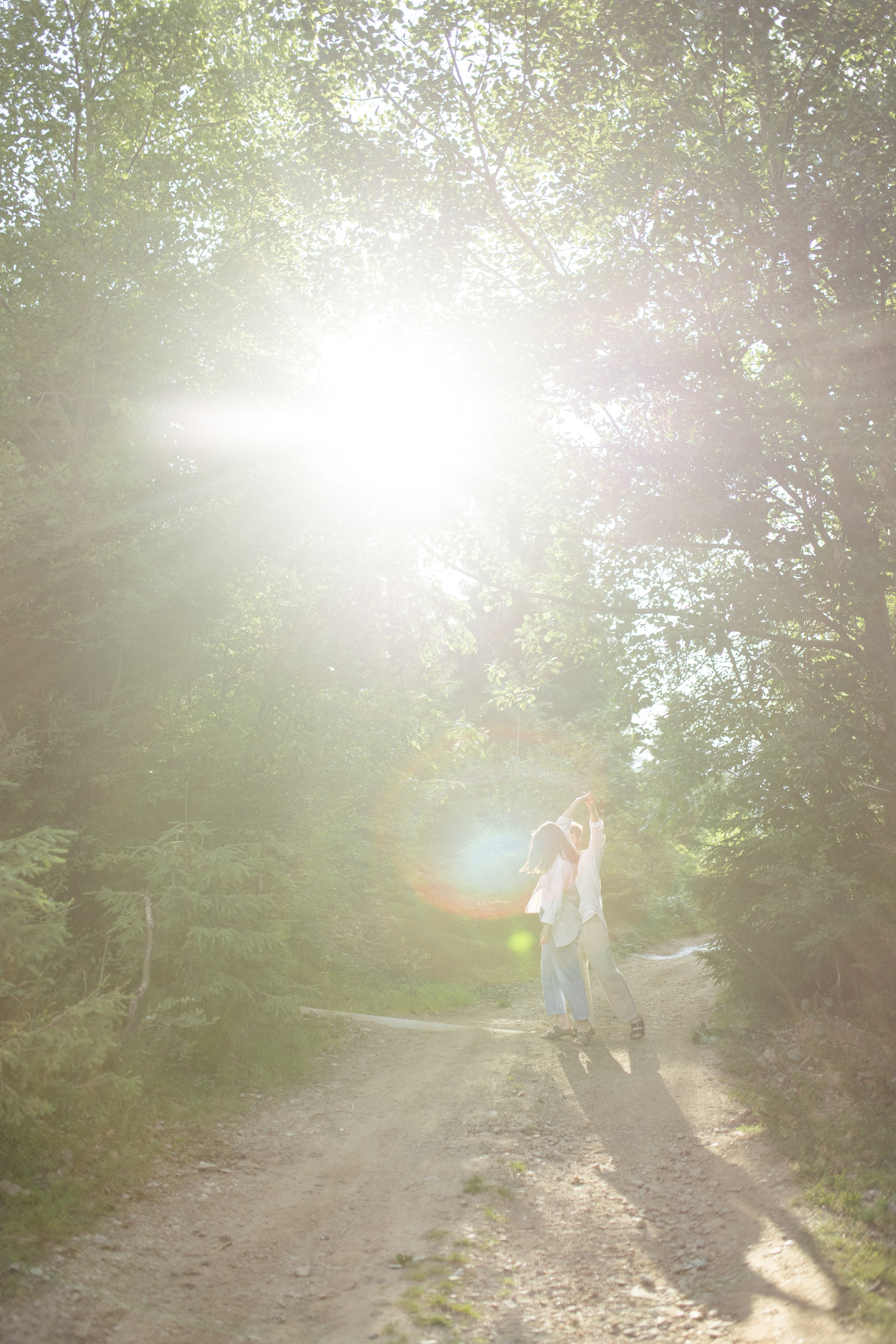 Airy couple session up in the mountains. Italy wedding photographer. Wedding photographer and videographer based in Timisoara, Romania