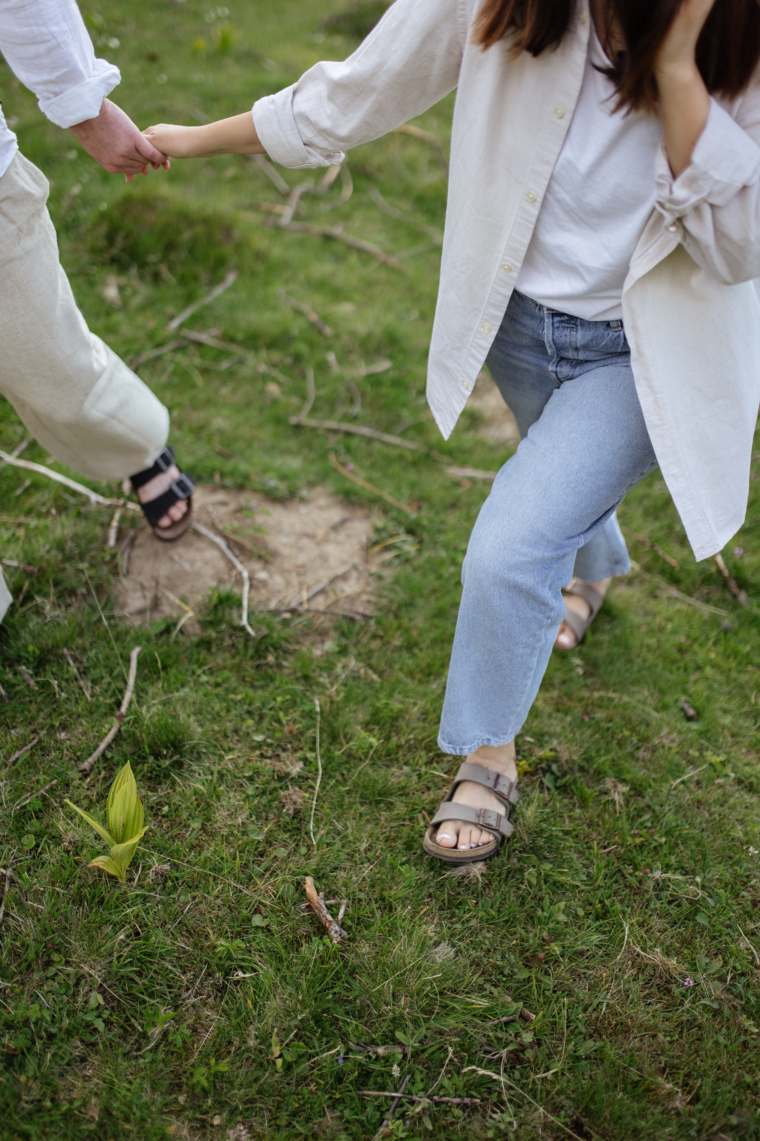 Airy couple session up in the mountains. Italy wedding photographer. Wedding photographer and videographer based in Timisoara, Romania