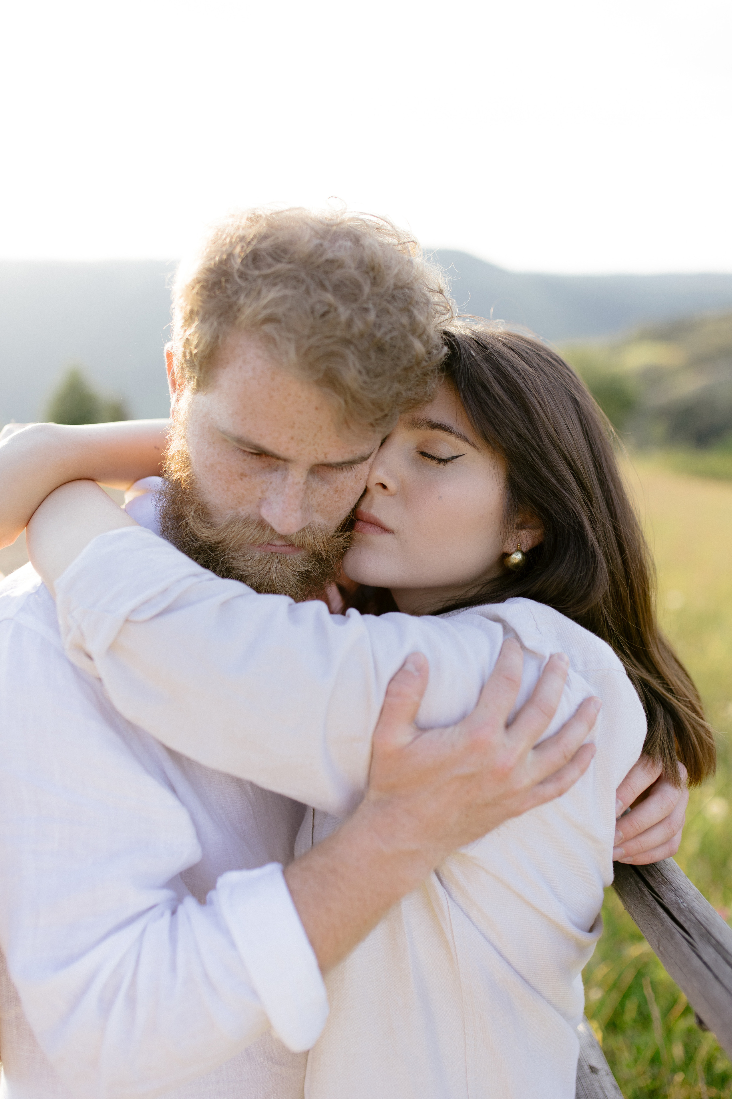 Airy couple session up in the mountains. Italy wedding photographer. Wedding photographer and videographer based in Timisoara, Romania
