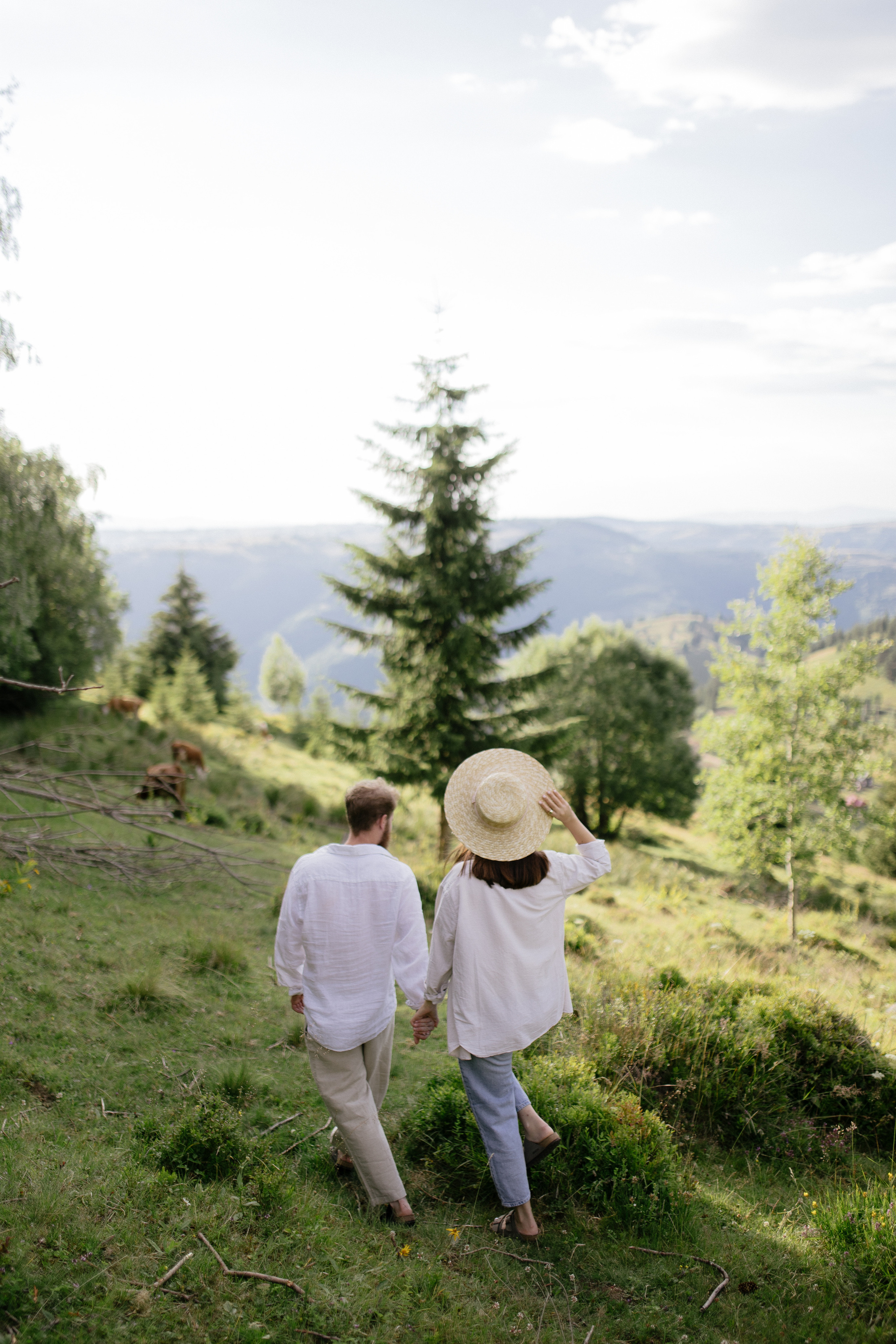 Airy couple session up in the mountains. Italy wedding photographer. Wedding photographer and videographer based in Timisoara, Romania