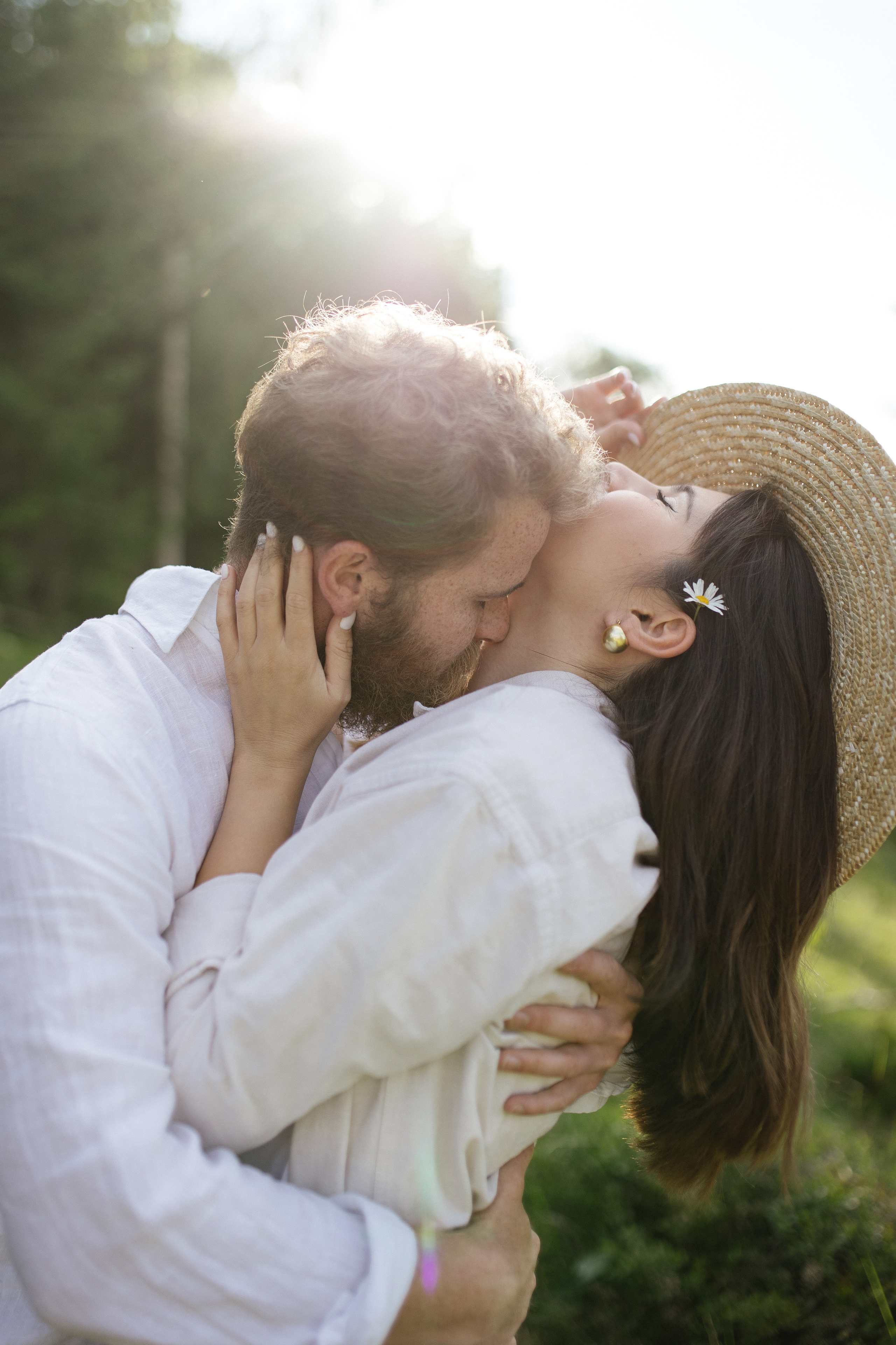 Airy couple session up in the mountains. Italy wedding photographer. Wedding photographer and videographer based in Timisoara, Romania