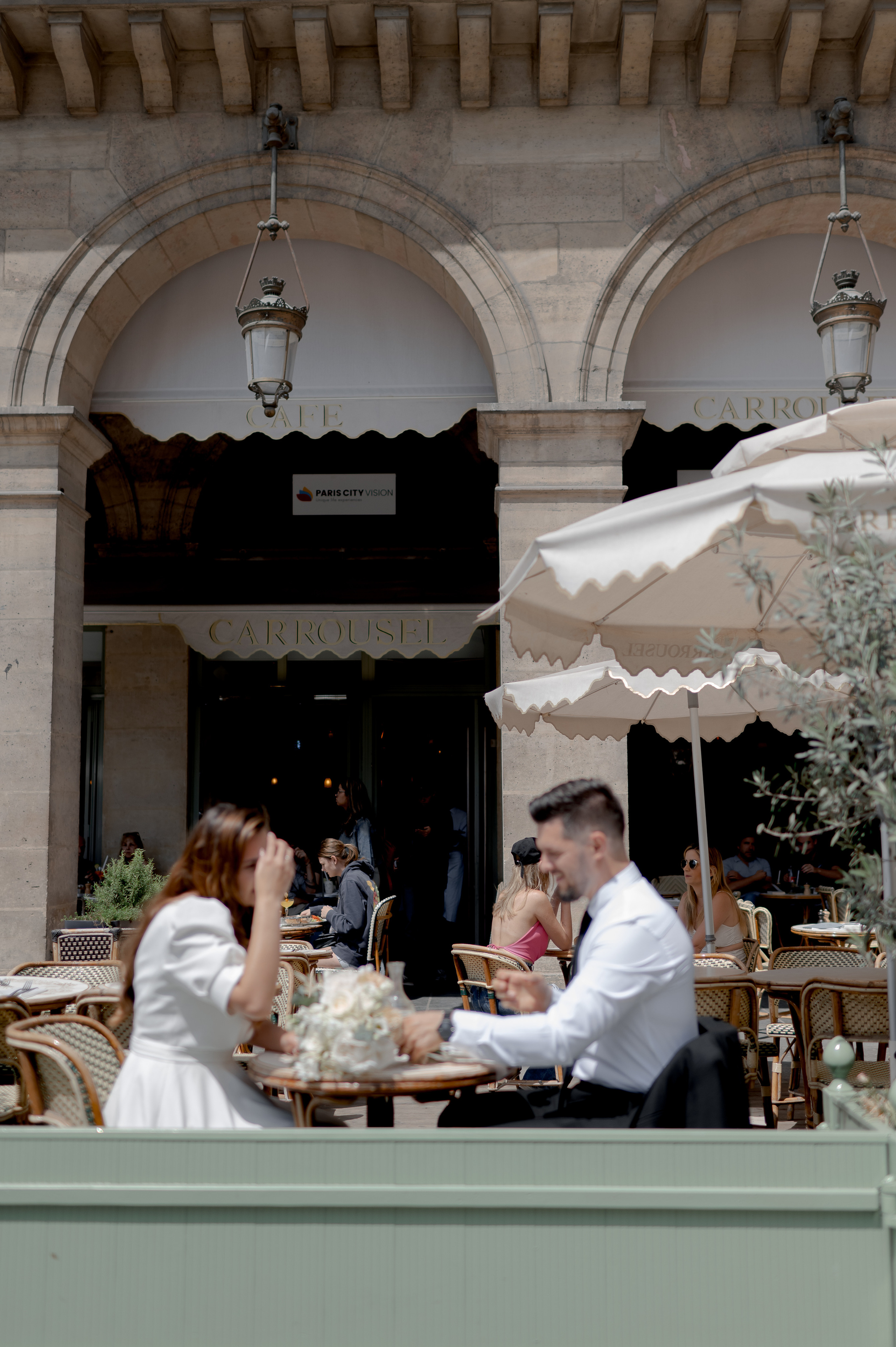 Paris Wedding on The Seine. Wedding photographer and videographer based in Timisoara, Romania