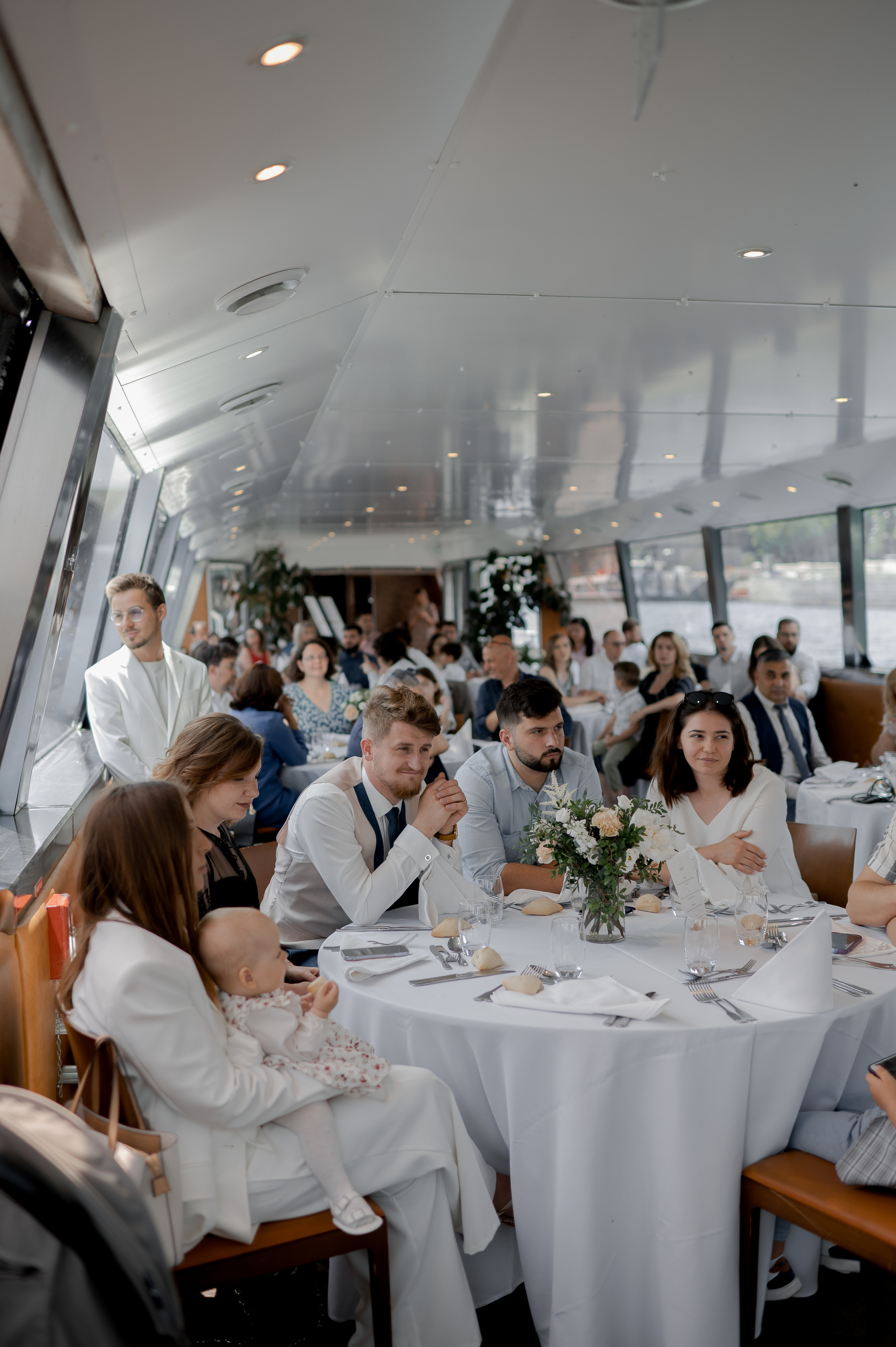 Paris Wedding on The Seine. Wedding photographer and videographer based in Timisoara, Romania