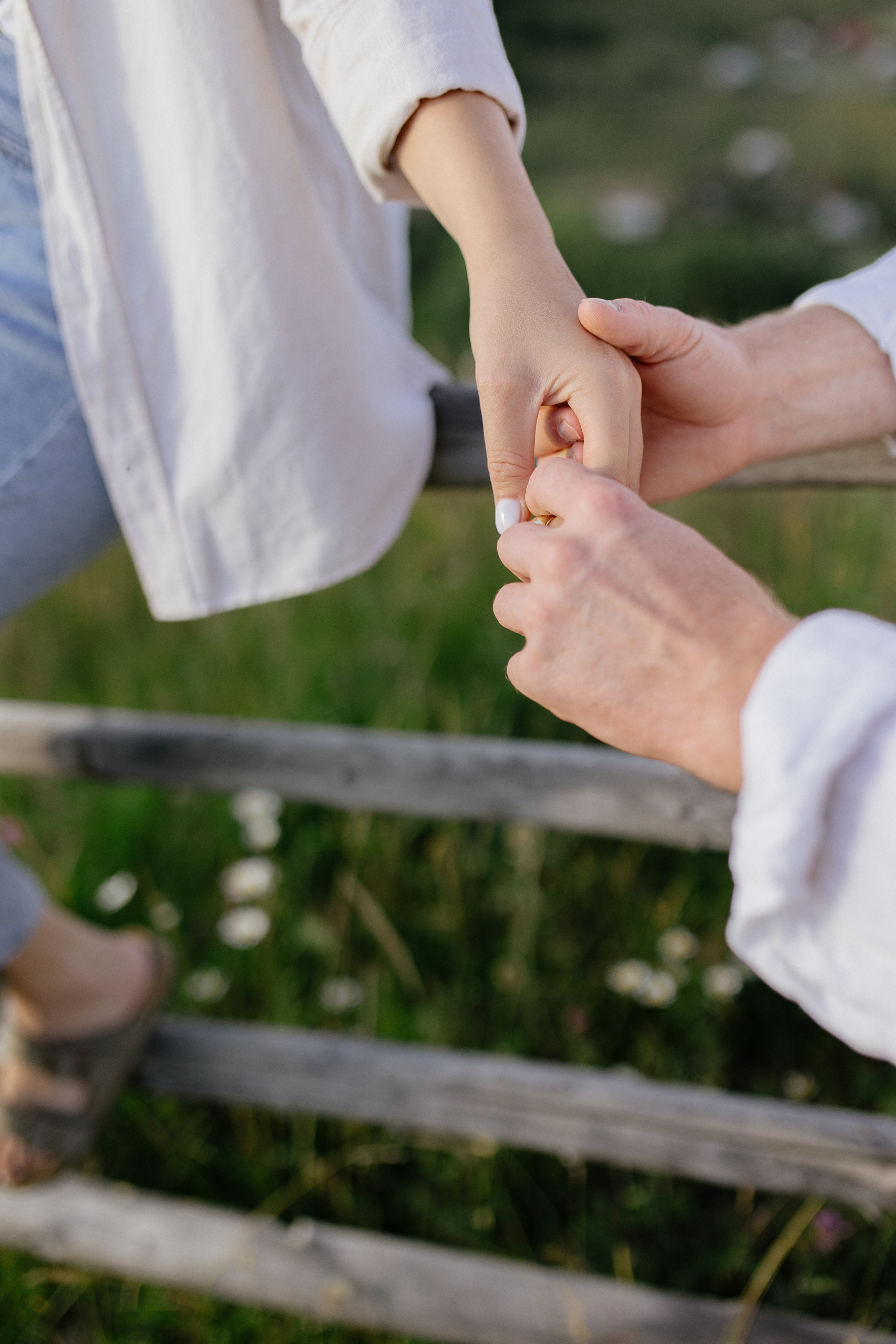 Airy couple session up in the mountains. Italy wedding photographer. Wedding photographer and videographer based in Timisoara, Romania