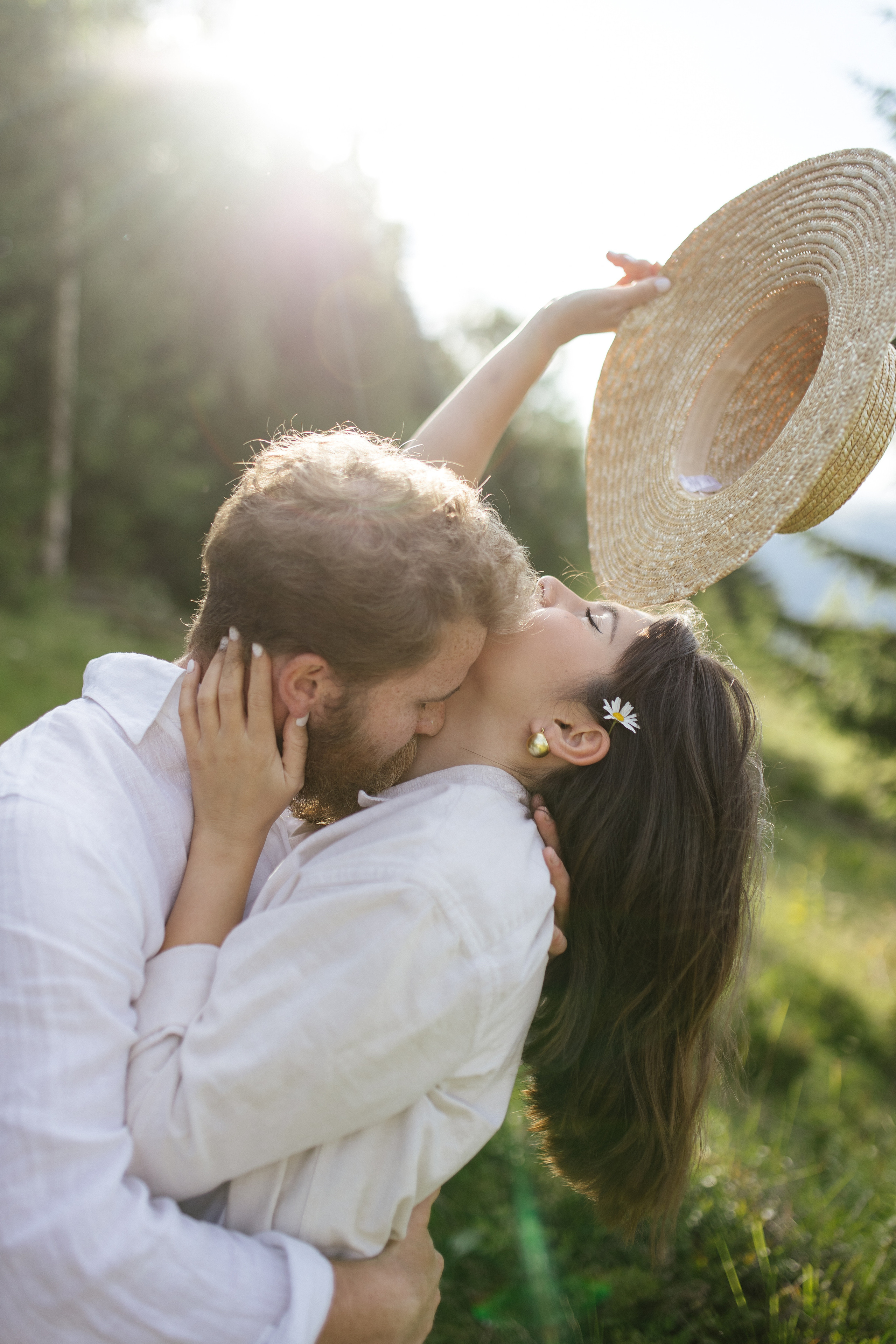 Airy couple session up in the mountains. Italy wedding photographer. Wedding photographer and videographer based in Timisoara, Romania