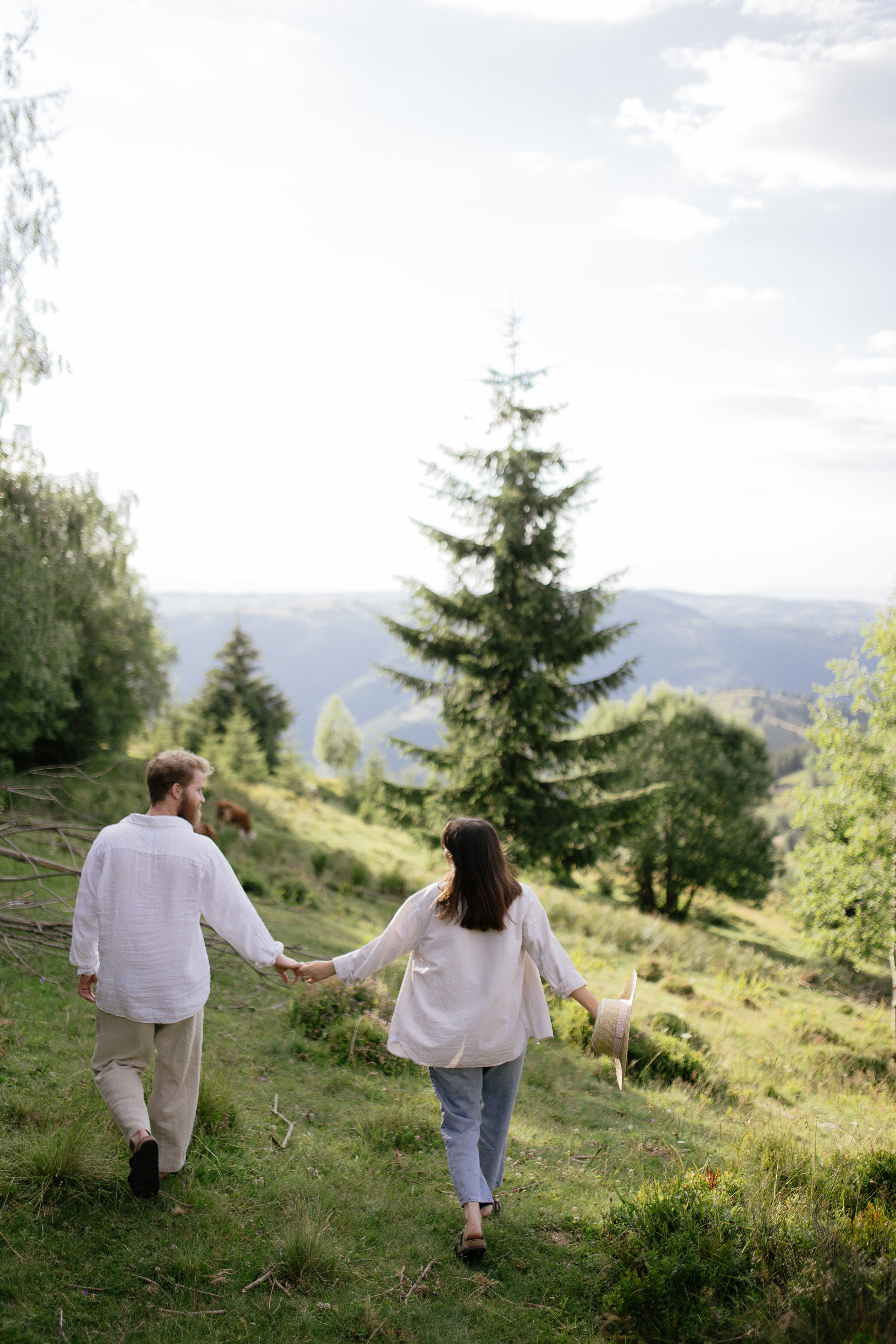 Airy couple session up in the mountains. Italy wedding photographer. Wedding photographer and videographer based in Timisoara, Romania