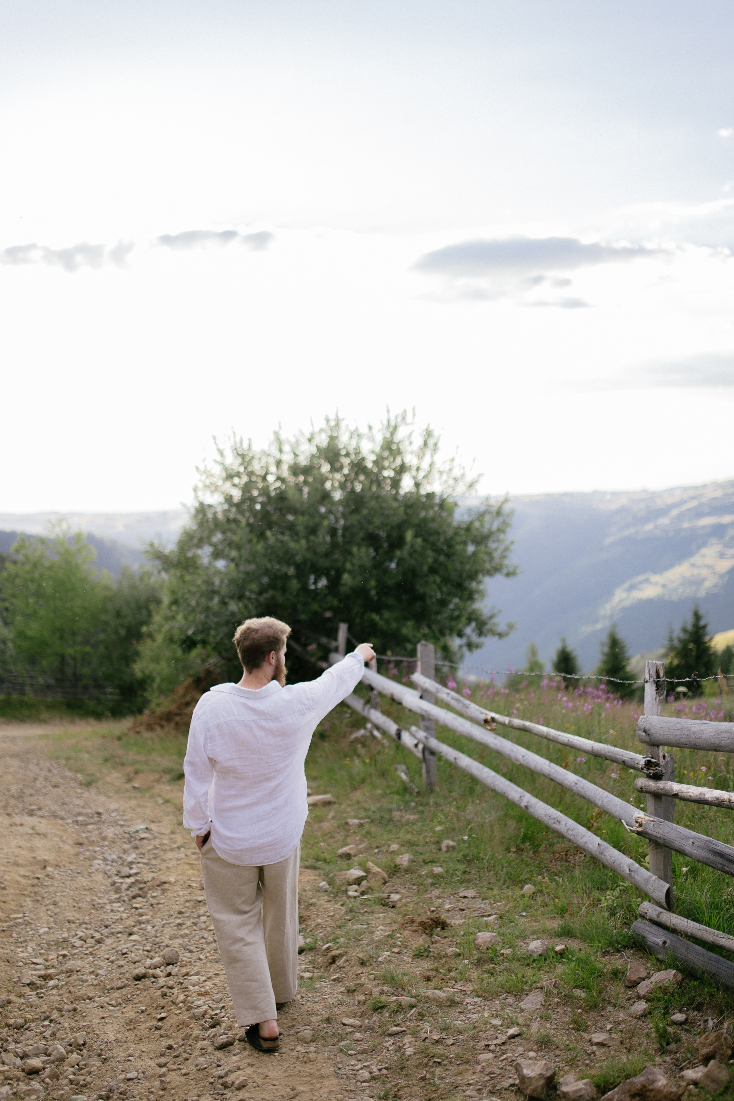 Airy couple session up in the mountains. Italy wedding photographer. Wedding photographer and videographer based in Timisoara, Romania