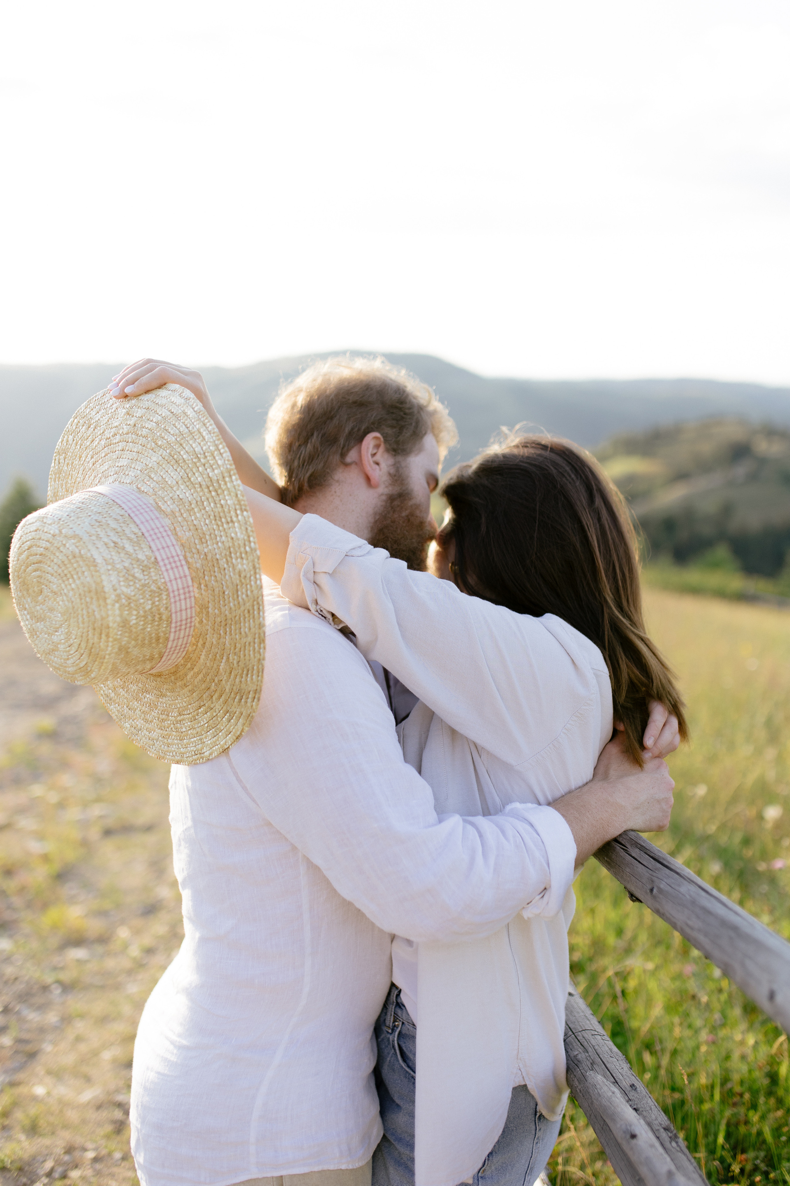 Airy couple session up in the mountains. Italy wedding photographer. Wedding photographer and videographer based in Timisoara, Romania