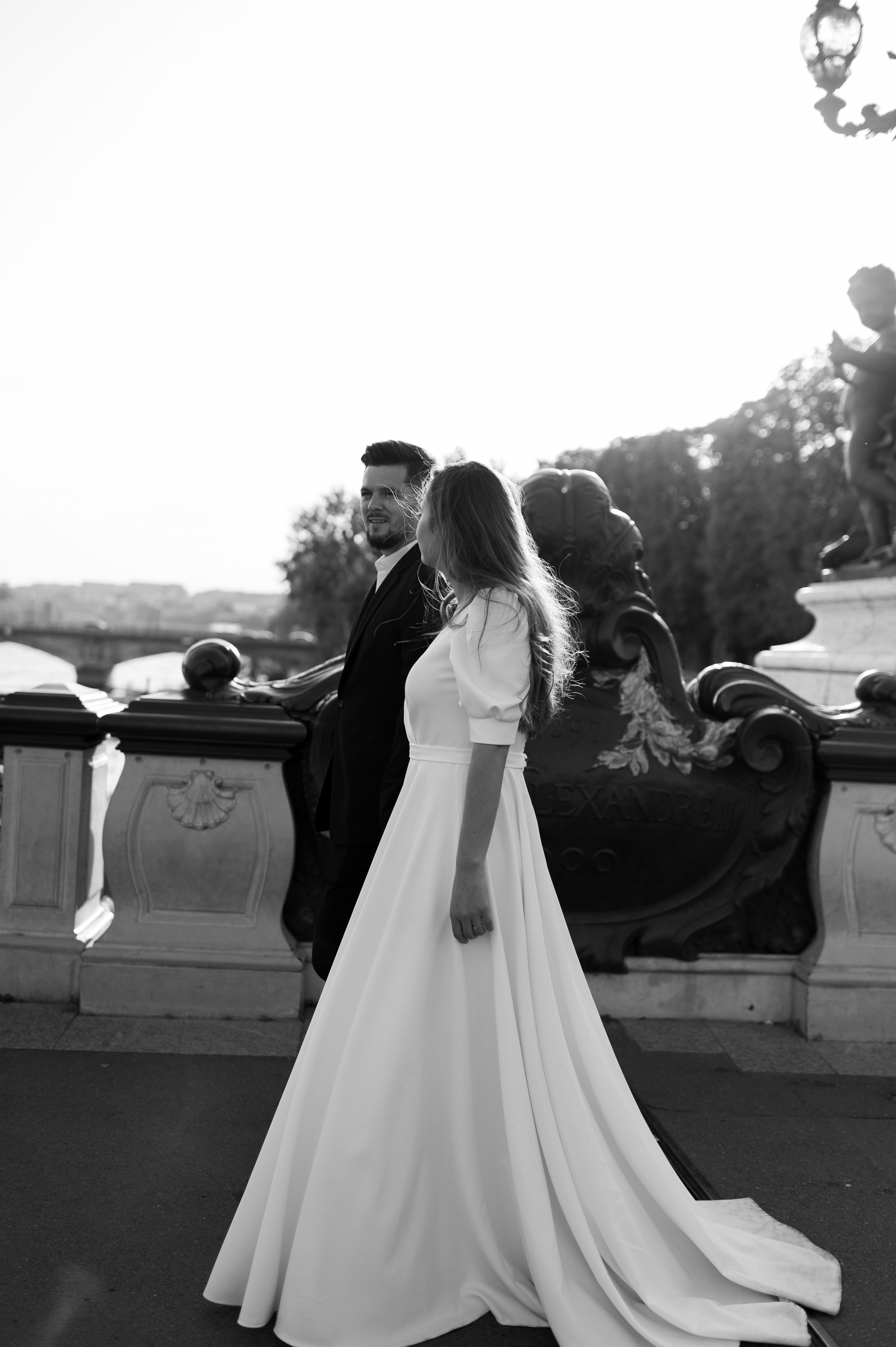 Magical wedding on the Seine in Paris, showcasing an ASOS dress. Cost-effective wedding in Paris and an affordable photographer. Destination wedding in Paris.