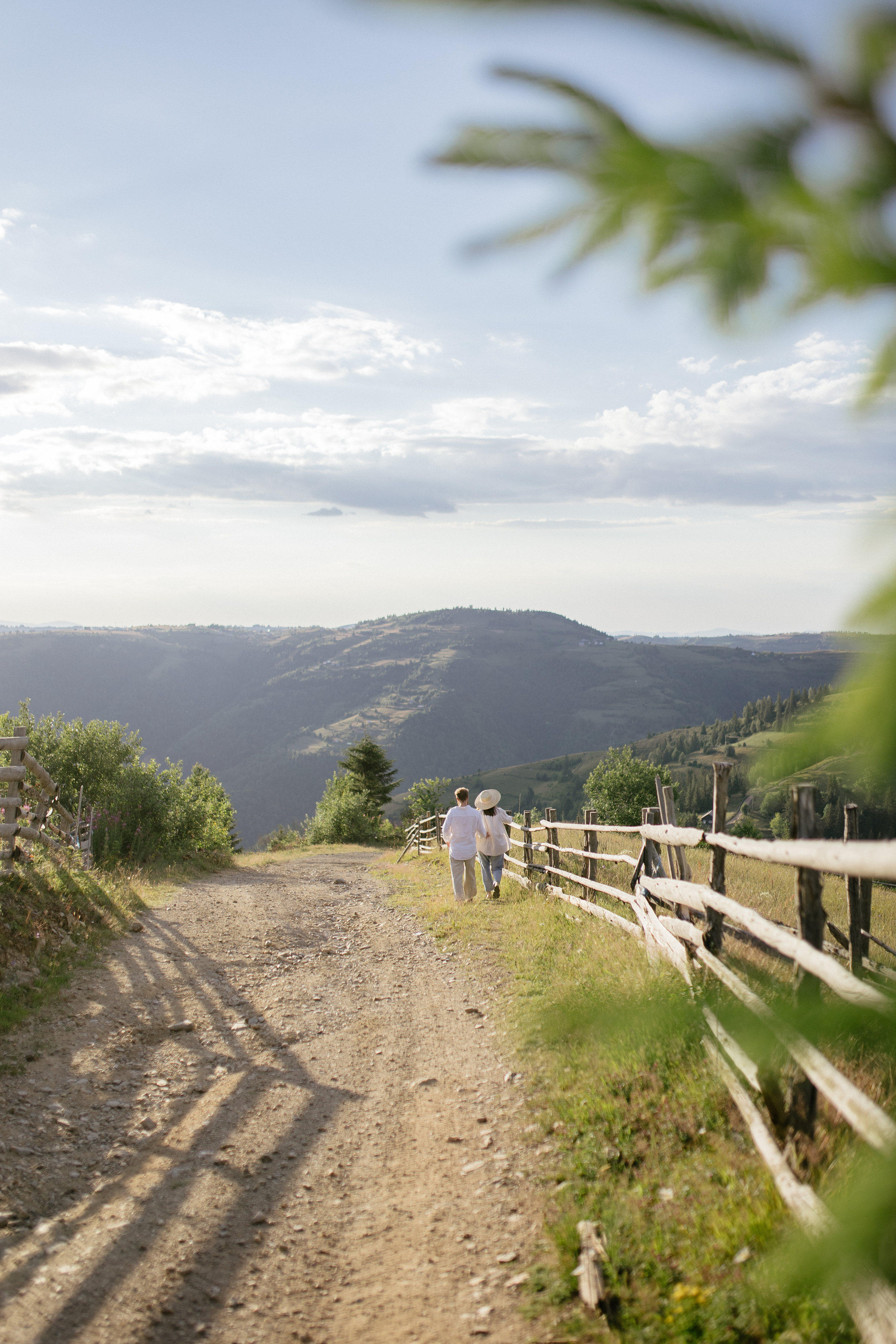 Airy couple session up in the mountains. Italy wedding photographer. Wedding photographer and videographer based in Timisoara, Romania