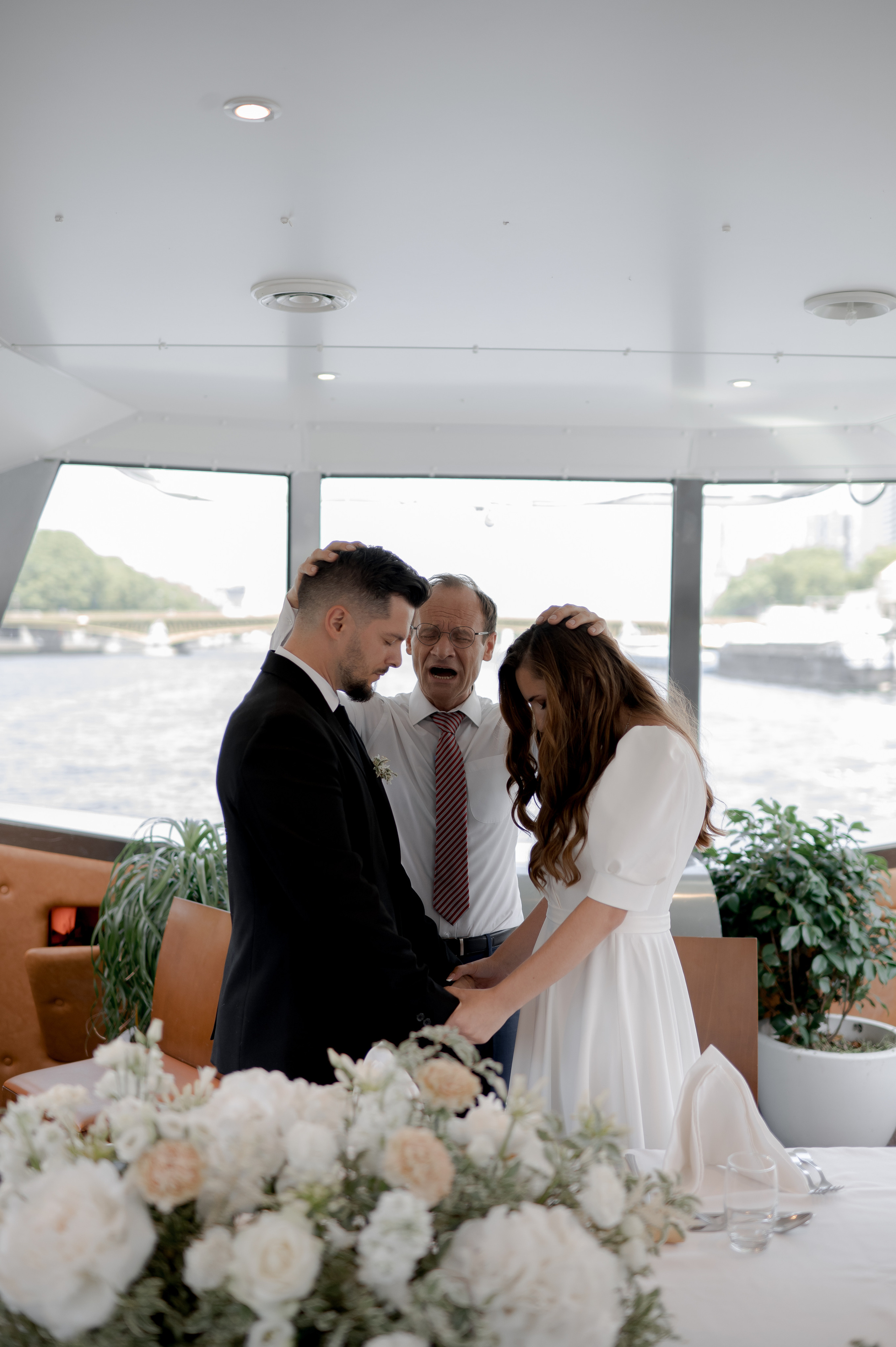 Paris Wedding on The Seine. Wedding photographer and videographer based in Timisoara, Romania