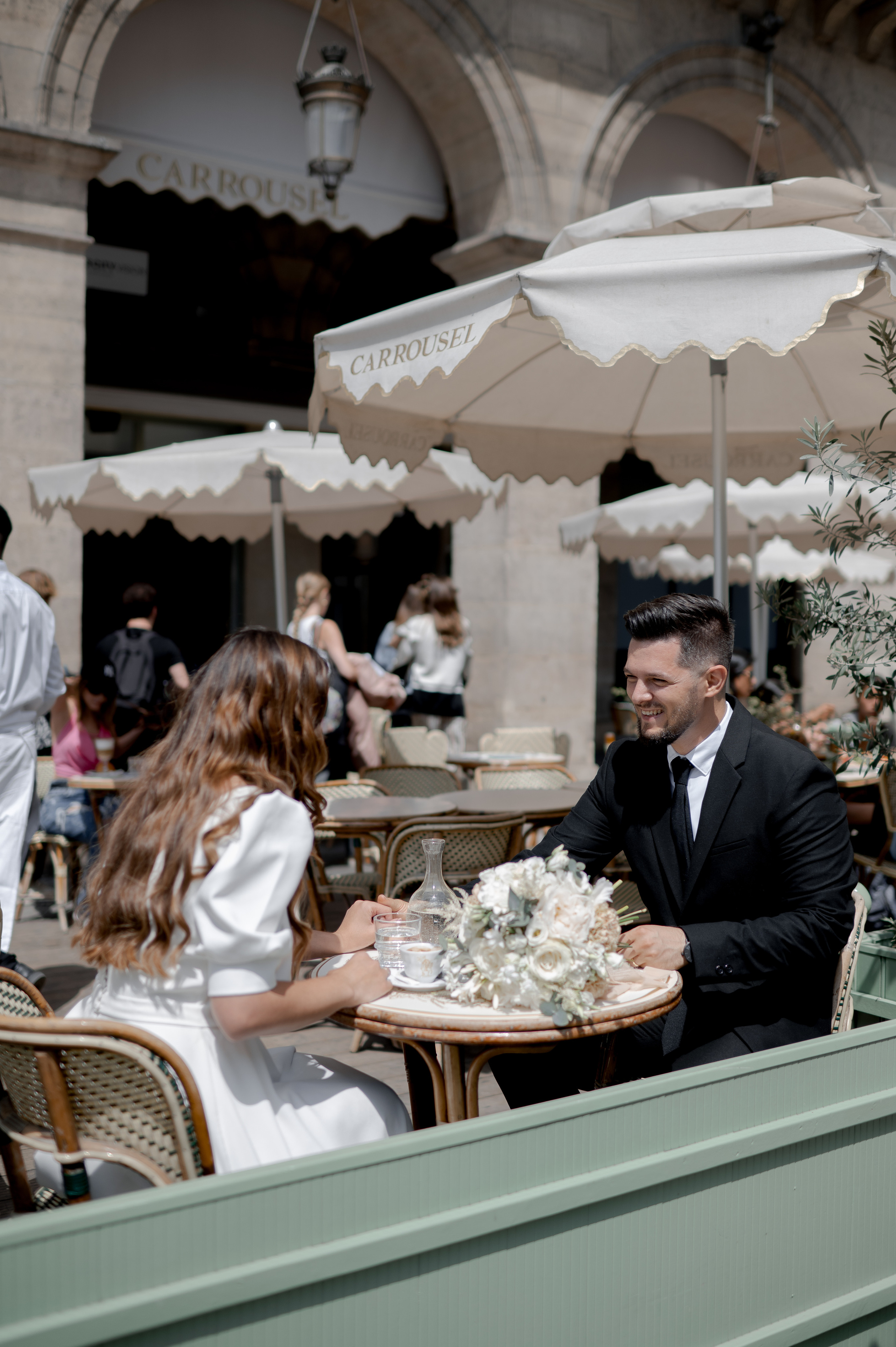 Paris Wedding on The Seine. Wedding photographer and videographer based in Timisoara, Romania