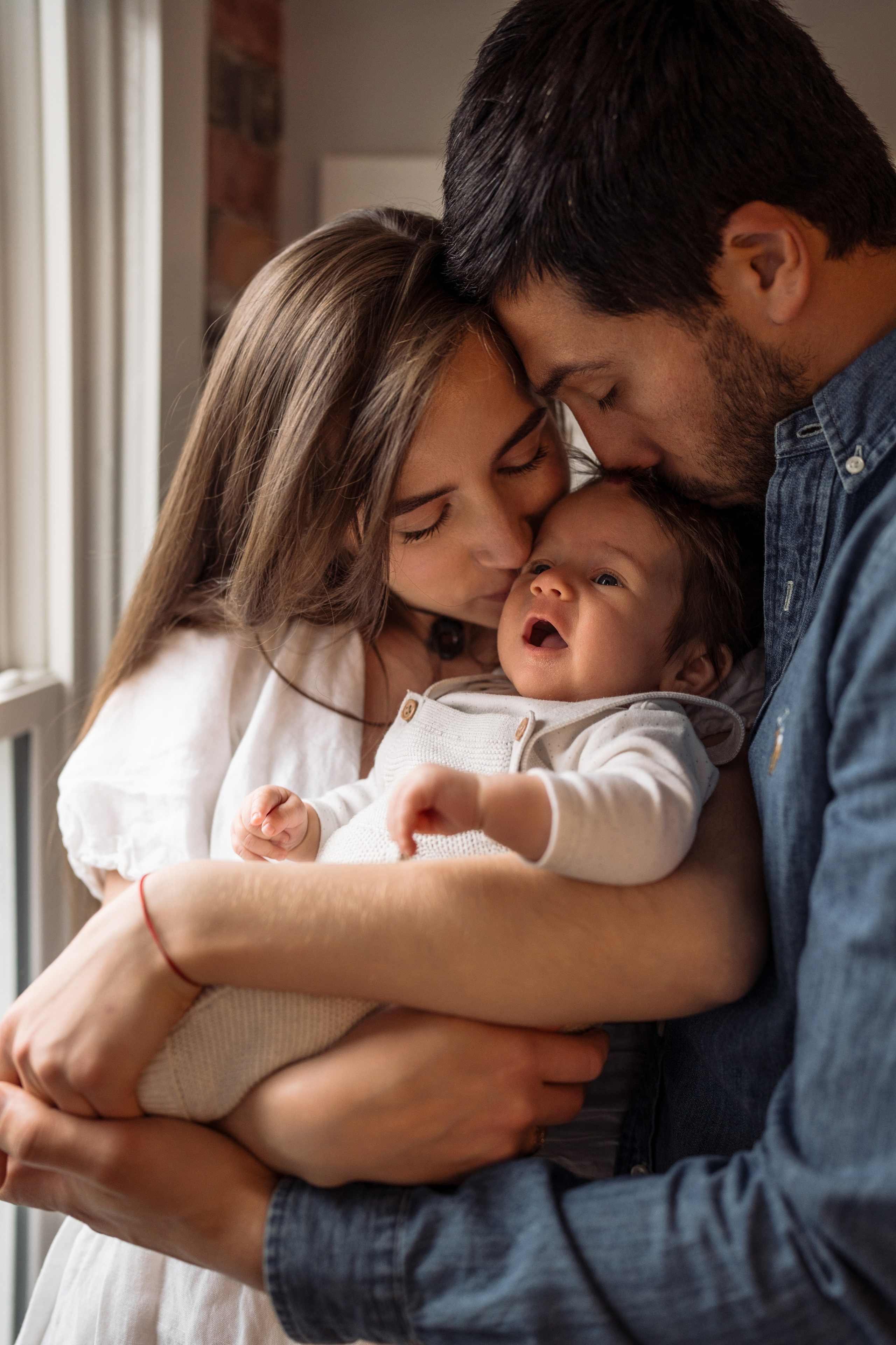 Newborn & Pet Lifestyle Photography – Cute & Heartwarming. Alisa Tant — Family and newborn photographer Bucks County, Montgomery county, Philadelphia, NJ