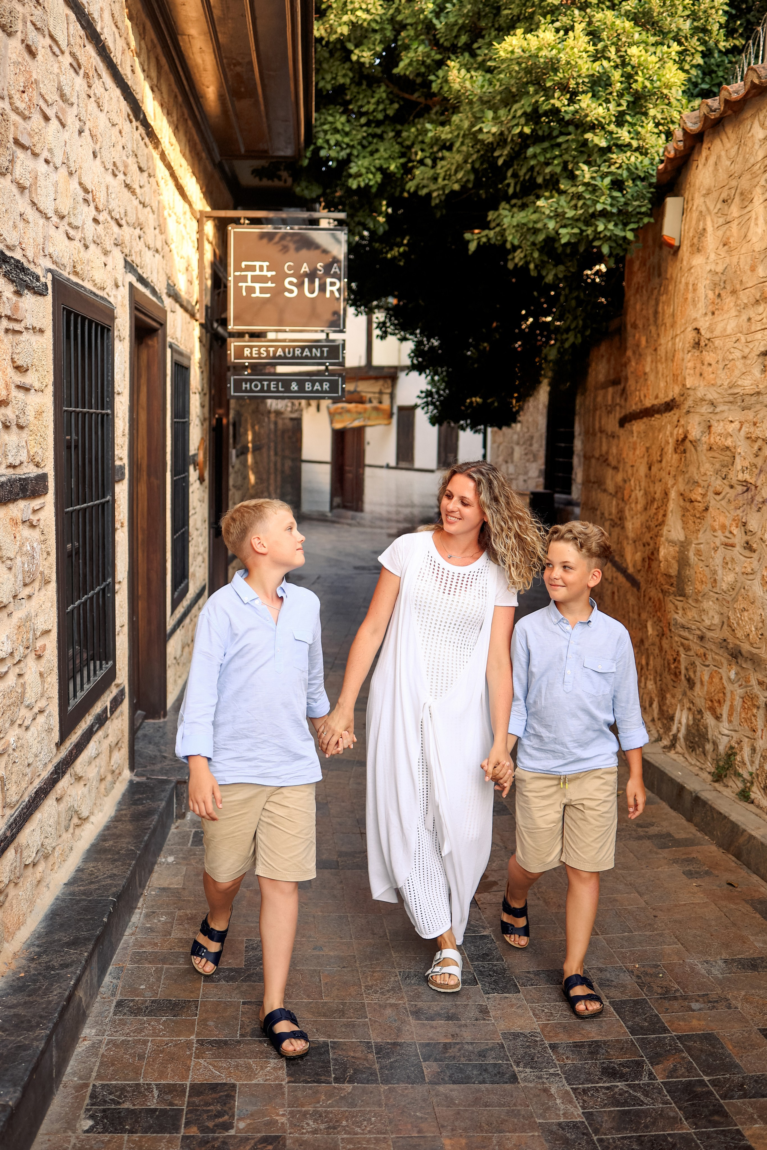 Photoshooting in old town of Antalya. Photographer in Turkey, Antalya, Kemer, Belek, Side, Kas, Fethiye