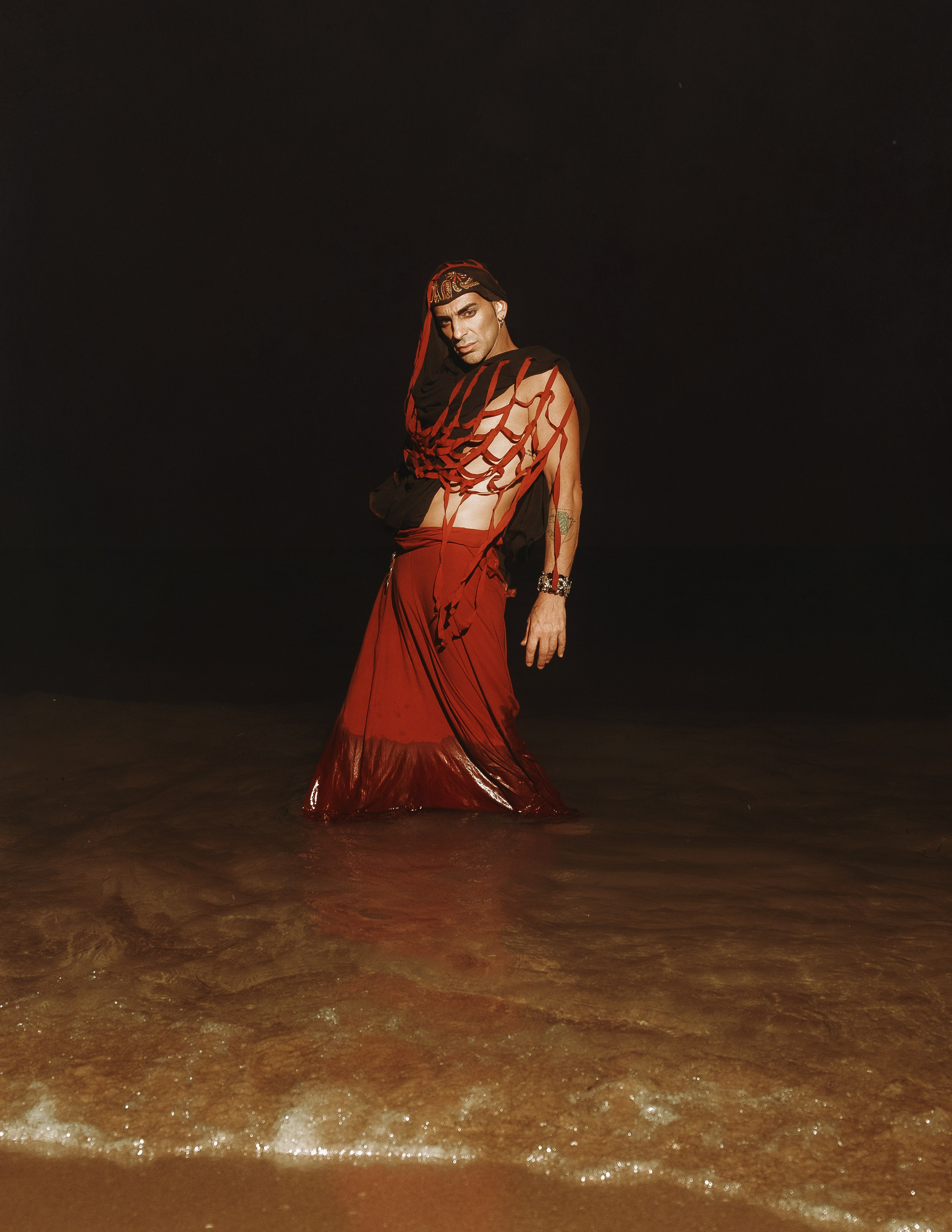 Портфолио-фотосессия в дюнах Аликанте — креативные образы и уникальные наряды от дизайнера — Фотограф Андрей Луковников