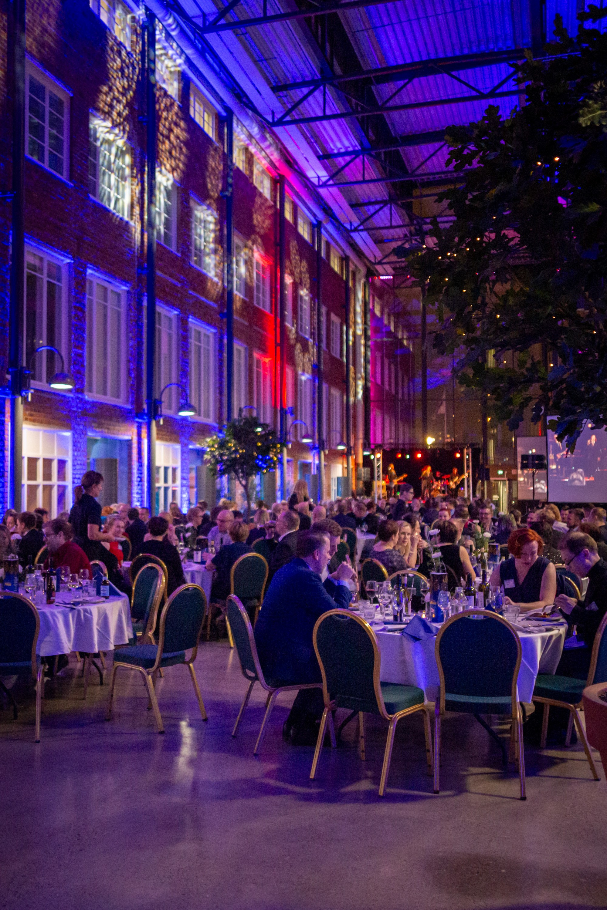 Palvelut ja hinnasto. Valokuvaaja Lahti, Helsinki Elena Salonen