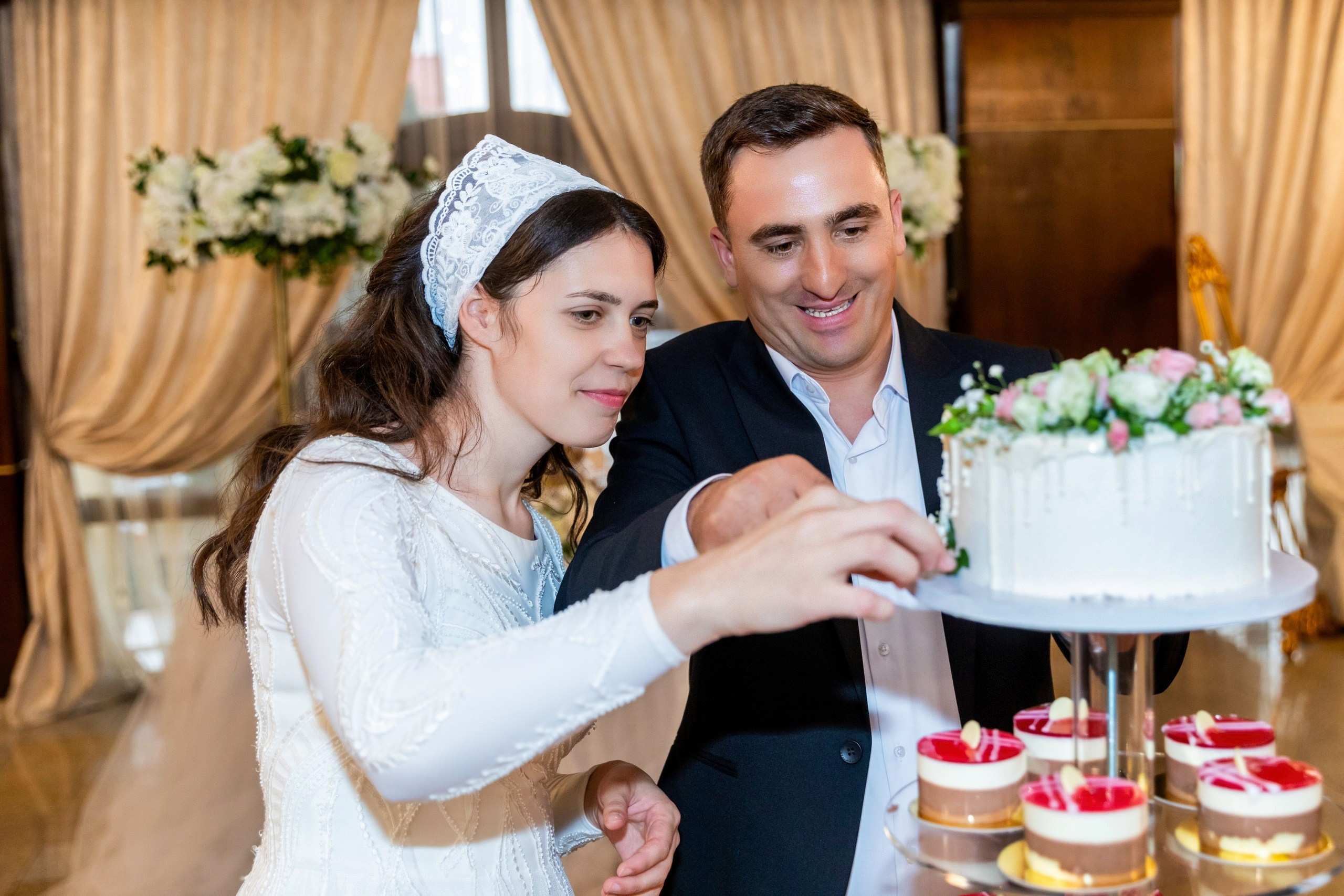 botez Luca Nectarie 22 februarie 2026 fotograf profesionist • fotograf botez Botoșani Luca Nectarie biserică • părinți Răzvan și Ramona botez copil emoții familie • nași Marin și Rodica botez copil fotografie profesională • detalii botez lumânare cristelniță biserică România • copil Luca Nectarie în brațe la botez moment emoționant • familie fericită la botez copil fotograf Alin Chirilă • fotografie botez naturală lumină caldă biserică • portret copil botez Luca Nectarie fotograf profesionist • momente autentice botez România familie și nași • slujbă botez copil imagini emoționante biserică • fotograf botez Iași și Botoșani Alin Chirilă - nunta--fotograf-profesionist-botosani - fotografie-nunta-romantica - imagini-nunta-in-natura-alin-chirila-fotograf - fotografii-cuplu-indragostit-nunta-botosani - sedinta-foto-miri-andrei-iustina-alinofotostudio - amintiri-din-nunta-realizate-de-fotograf-profesionist - povestea-nuntii-andrei-si-iustina-in-imagini-alinofotostudio-fotograf evenimente- evenimente Botoșani -fotograf Suceava - fotograf Iași- servicii foto. servicii foto Botoșani. servicii foto video Botoșani. otograf-nunta-botosani-fotograf nunta. fotograf evenimente. fotograf nunta Botoșani. Alin chirila. Alin chirila fotograf. Alinofotostudio.- servicii foto. servicii foto Botoșani. servicii foto video Botoșani. fotograf nunta. fotograf evenimente. fotograf nunta Botoșani. Alin chirila. Alin chirila fotograf. Alinofotostudio.fotograf stare civilă,poze stare civilă,album foto stare civilă,servicii foto suceava,fotograf evenimente suceava,fotograf nuntă suceava,poze cununie civilă,ședință foto stare civilă,sesiune foto suceava,fotograf profesionist suceava,fotograf botosani,stare civila botosani,alinofotostudio,alin chirila fotograf.servicii foto. servicii foto Botoșani. servicii foto video Botoșani. fotograf nunta. fotograf evenimente. fotograf nunta Botoșani. Alin chirila. Alin chirila fotograf. Alinofotostudio.fotograf stare civilă,poze stare civilă,album foto stare civilă,servicii foto suceava,fotograf evenimente suceava,fotograf nuntă suceava,poze cununie civilă,ședință foto stare civilă,sesiune foto suceava,fotograf profesionist suceava,fotograf botosani,stare civila povestitor prin fotografiebotosani,alinofotostudio,alin chirila fotograf,servicii foto. servicii foto Botoșani. servicii foto video Botoșani. fotograf nunta. fotograf evenimente. fotograf nunta Botoșani. Alin chirila. Alin chirila fotograf. Alinofotostudio.fotograf stare civilă,poze stare civilă,album foto stare civilă,servicii foto suceava,fotograf evenimente suceava,fotograf nuntă suceava,poze cununie civilă,ședință foto stare civilă,sesiune foto suceava,fotograf profesionist suceava,fotograf botosani,stare civila botosani,alinofotostudio,alin chirila fotograf,cununie religioasă botoșani,andreea și neculai,capela militară botoșani,foto conacul zăicești,fotograf nuntă botoșani,fotograf cununie religioasă,foto evenimente botoșani,poze cununie capela militară,ședință foto zăicești,fotograf profesionist botoșaniMire și mireasă – Sergiu & Liliana – ziua nunții, 2024 - Emoții în ziua nunții – Sergiu și Liliana - Dansul mirilor – fotografie artistică nuntă 2024 - Sedinta foto romantică în natură – Sergiu & Liliana - Rochia de mireasă și detalii de nuntă elegan-Album de cununie civilă Florin și Anda – Fotografii profesionale realizate de Alin Chirilă în Botoșani -fotograf prin fotografie-Ședință foto Trash the Dress pe muntele Rarău cu Iulian și Iuliana – fotografie de cuplu, natură montană, emoție autentică surprinsă de Alin Chirilă, povestitor prin fotografie.- "Iulian și Iuliana pe crestele Rarăului – fotografie Trash the Dress în natură" - "Cuplu îmbrățișat la apus pe muntele Rarău – ședință foto după nuntă" - "Rochie de mireasă în vânt pe munte – Trash the Dress Rarău-1. Iulian și Iuliana pe muntele Rarău – ședință foto Trash the Dress în natură, cu peisaj montan spectaculos 2. Cuplu în îmbrățișare pe Rarău – emoție autentică surprinsă după nuntă 3. Rochie de mireasă în bătaia vântului – fotografie artistică Trash the Dress în munți 4. Mire și mireasă privind spre orizont – dragoste și libertate pe muntele Rarău 5. Iuliana zâmbind în rochia de mireasă – portret în natură, Trash the Dress 6. Iulian ținându-și mireasa de mână – ședință foto romantică pe munte 7. Detaliu cu rochia pe stâncă – estetică naturală Trash the Dress Rarău 8. Cuplu în mers pe poteca Rarăului – fotografie simbolică de după nuntă 9. Apus de soare pe Rarău în spatele mirilor – imagine de poveste Trash the Dress 10. Iulian și Iuliana râzând împreună – momente autentice surprinse de Alin Chirilă, povestitor prin fotografie-fotograf-nunta-cerbu-botosan trash-the-dress-botosani Alin Chirilă Fotograf – fotograf de nuntă Botoșani-fotograf nuntă Botoșani-fotograf nuntă Cerbu Botoșani-fotograf profesionist nuntă Botoșani-fotografie de nuntă Botoșani-fotograf evenimente Botoșani-fotograf nuntă Moldova-fotograf trash the dress Botoșani - fotograf pregătirea mirilor Botoșani -fotograf ceremonie religioasă nuntă-fotograf petrecere nuntă Botoșani- fotograf nuntă Botoșani pregătirea mirelui- pregătirea mirelui fotografie nuntă Cerbu Botoșani-fotograf nuntă Botoșani pregătirea miresei -mireasă pregătiri nuntă Cerbu Botoșani-fotograf nuntă Botoșani nașii mirilor-ceremonie religioasă nuntă Cerbu Botoșani-fotograf nuntă Botoșani ceremonie religioasă biserică-petrecere nuntă Cerbu Botoșani invitați dans-fotograf nuntă Botoșani petrecere restaurant-ședință foto trash the dress-fotograf trash the dress Botoșani ședință foto după nuntă-Fotograf nuntă Botoșani – galerie foto reală de la evenimente stare civilă Sebi și Claudia Copălău • cununie civilă Primăria Copălău Botoșani • miri emoționați la starea civilă • semnarea actelor cununie civilă • fotografii naturale stare civilă Botoșani • familie și prieteni la cununie civilă • cadre emoționale cununie civilă • fotograf profesionist Botoșani eveniment stare civilă Sebi și Claudia la Primăria Copălău Botoșani fotograf evenimente • fotograf cununie civilă Copălău Botoșani cadre naturale și emoționale • fotograf profesionist Botoșani stare civilă Sebi și Claudia • momente autentice cununie civilă Copălău fotograf Alin Chirilă • fotografii emoționale stare civilă în județul Botoșani• fotograf nunta Oana si Ionut juraminte emotii reale • mireasa Oana juraminte nunta fotografie profesionala • mire Ionut citind juraminte nunta eleganta • juraminte nunta emotionante Oana si Ionut fotograf • fotograf nunta Botosani momente autentice juraminte • mireasa cu emotii in timpul juramintelor nunta • mire elegant costum bej juraminte nunta • fotografii nunta premium cuplu indragostit Romania • momente reale nunta juraminte fotografie artistica • sedinta foto nunta juraminte in aer liber • fotograf profesionist nunta cadre emotionante • cuplu miri juraminte iubire si credinta • detalii nunta eleganta decor floral alb verde • fotografie nunta stil fine art juraminte • poveste de dragoste surprinsa in ziua nuntii