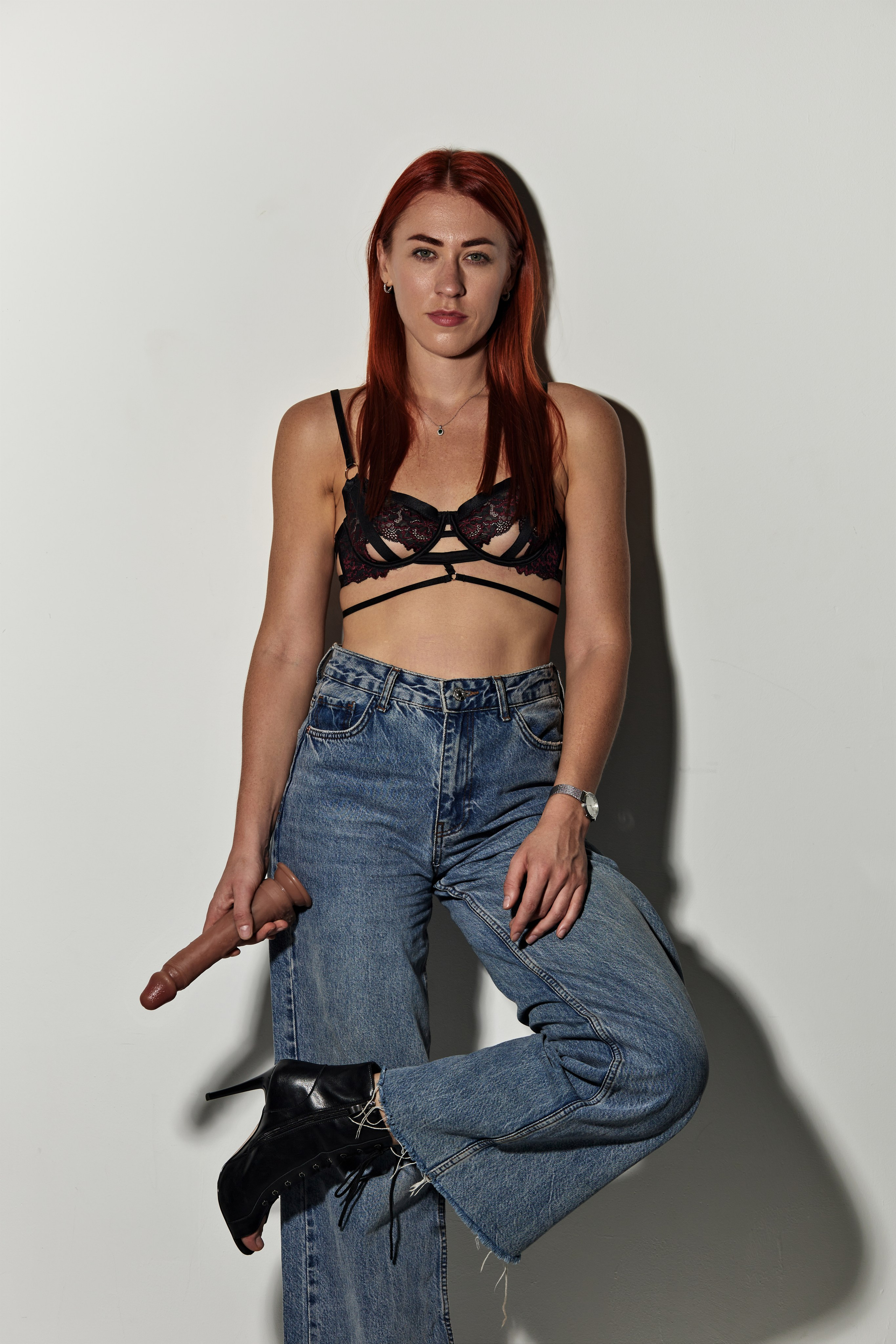 Content Photography for an Expert: Studio Portraits of Hannah, a Coach and Sexologist, in Tbilisi. Photographer & videographer in Tbilisi, Georgia