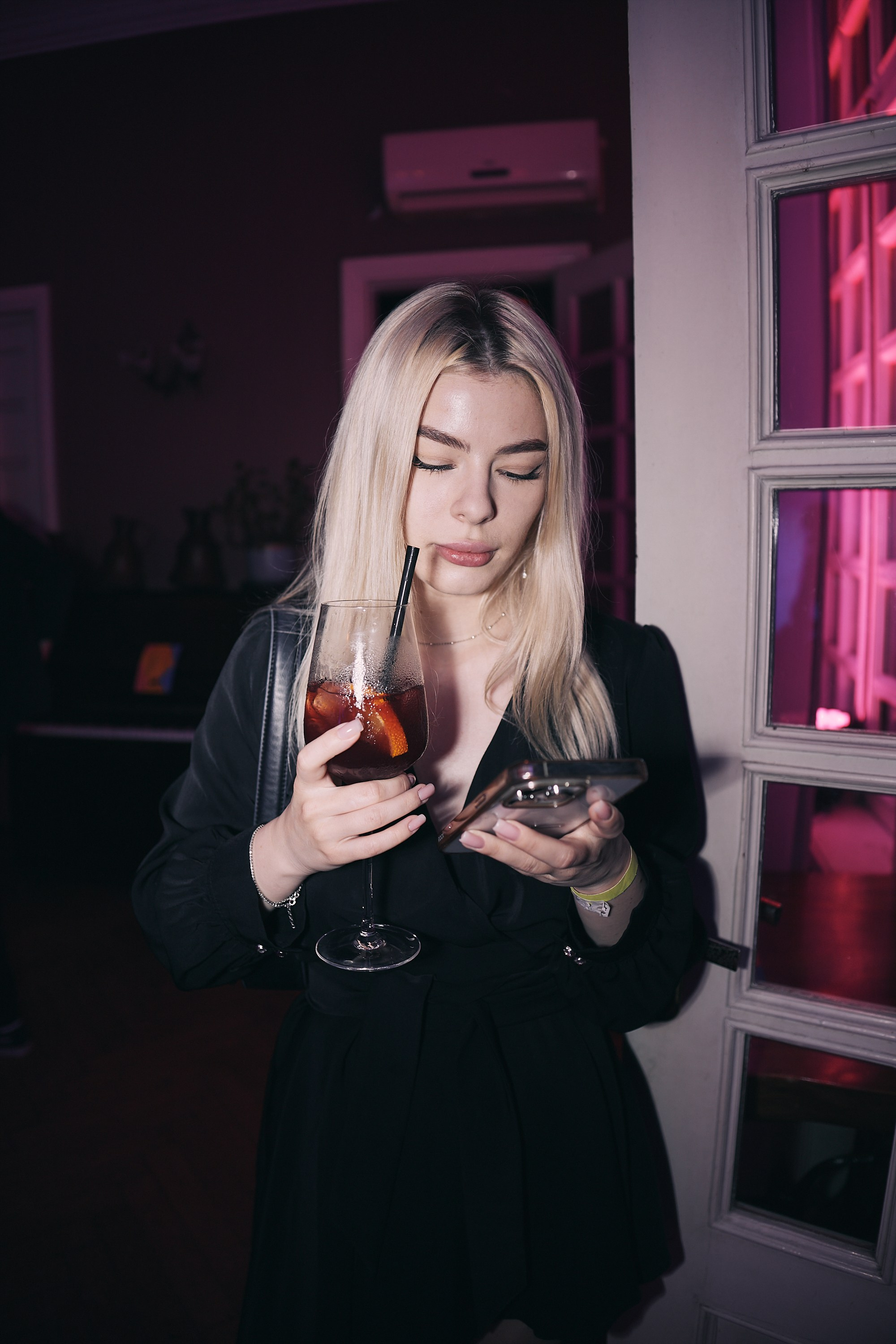Photo Reportage from the Bar: Live Coverage of a Nighttime Party in Tbilisi. Photographer & videographer in Tbilisi, Georgia