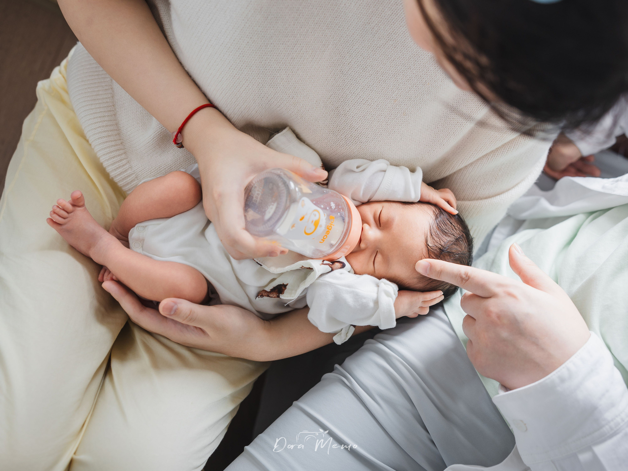 A Newborn at Home — Shanghai Family Photographer Documentary Session
