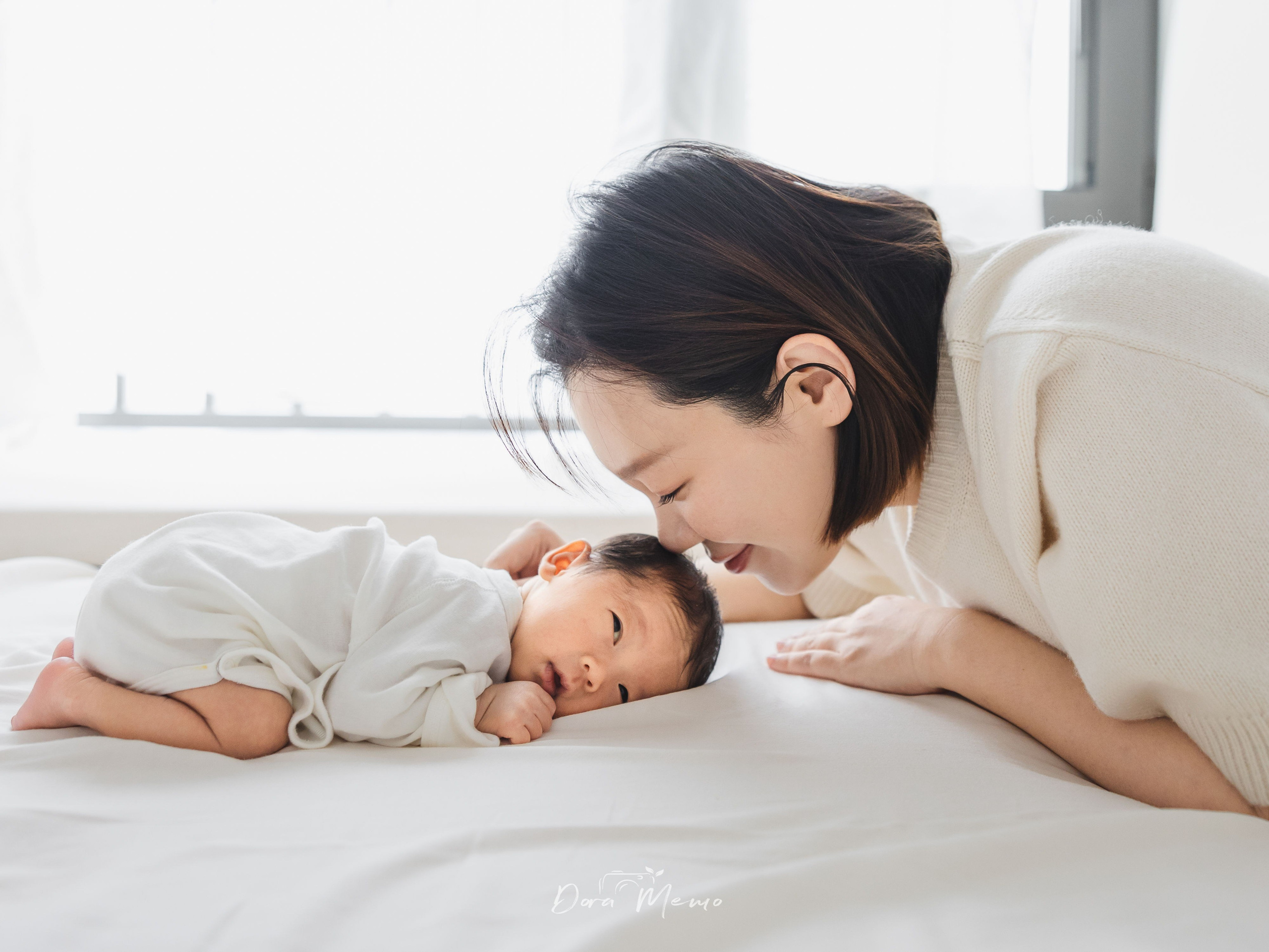 A Newborn at Home — Shanghai Family Photographer Documentary Session