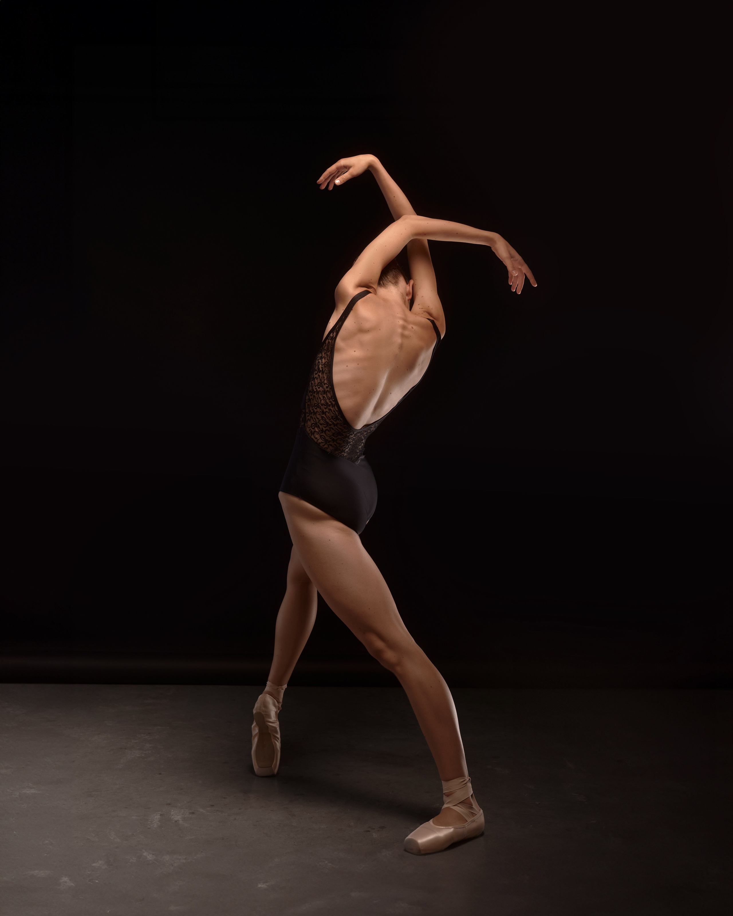 Sesja zdjęciowa dla baleriny | Gra światła i cienia w studio. Portrait & Fashion Photographer | Сannes, Paris, Monaco, Dubai, Kyiv — - Alisa Postnykova